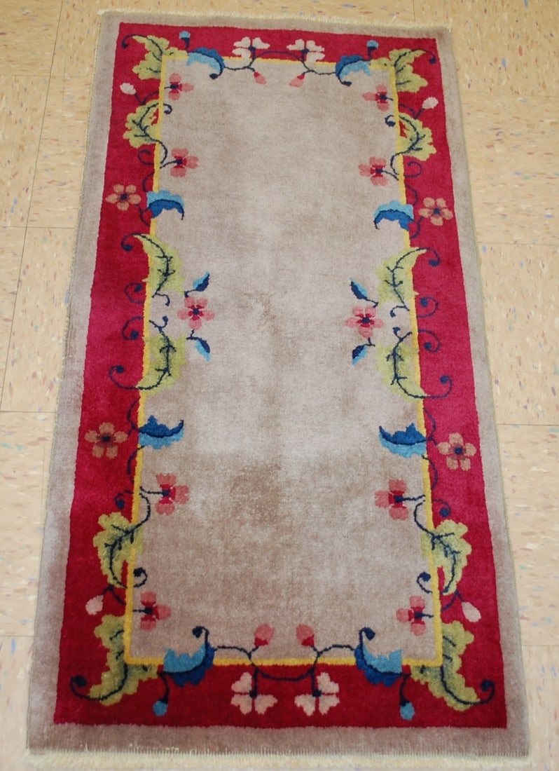 CHINESE WALTER NICHOLS RUG 2'x4': Title: CHINESE WALTER NICHOLS RUG 2'x4' Description:ANTIQUE COLLECTORS ESTATE TREASURE ART DECO CHINESE WALTER NICHOLS RUG ,with exact size of 2' x 4' ....Detailed Chinese floral field DESIGN with FUL