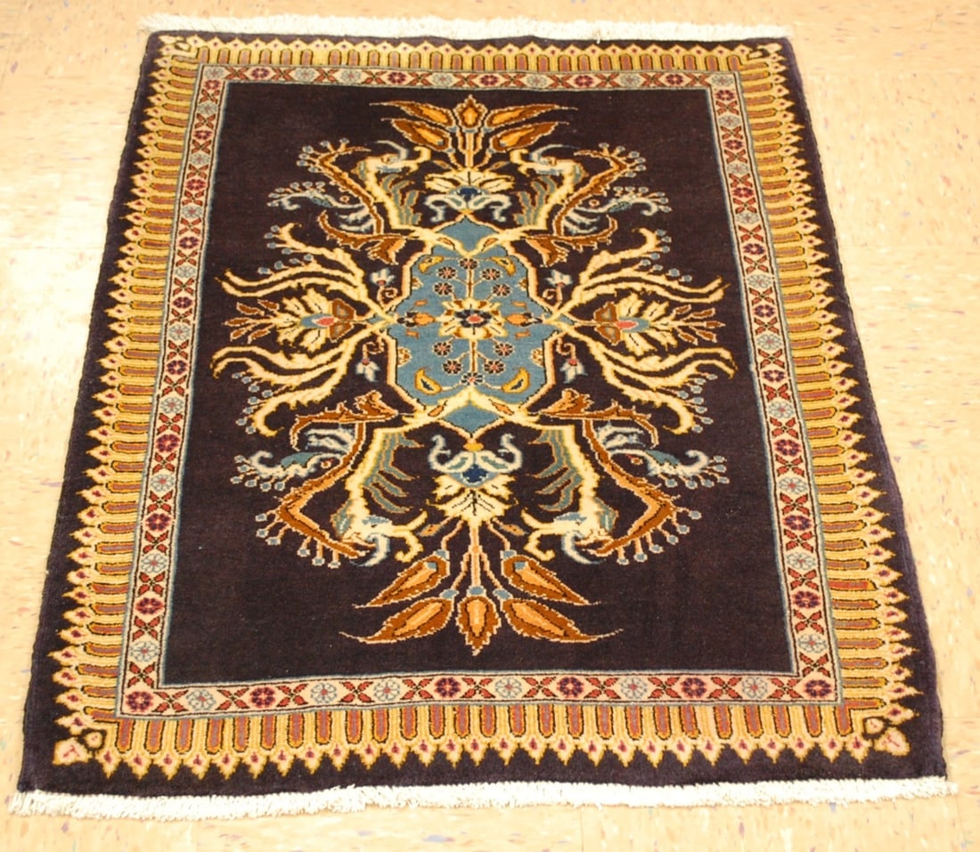 PERSIAN KESHAN RUG 2'6"x3'5": Title: PERSIAN KESHAN RUG 2'6"x3'5" Description:OLD, ANTIQUE KOWK WOOL_HIGH KPSI AUTHENTIC HAND KNOTTED PERSIAN KESHAN RUG ....with an exact size of 2'6"x3'5"......GREAT subjects design OF KASHAN RUG