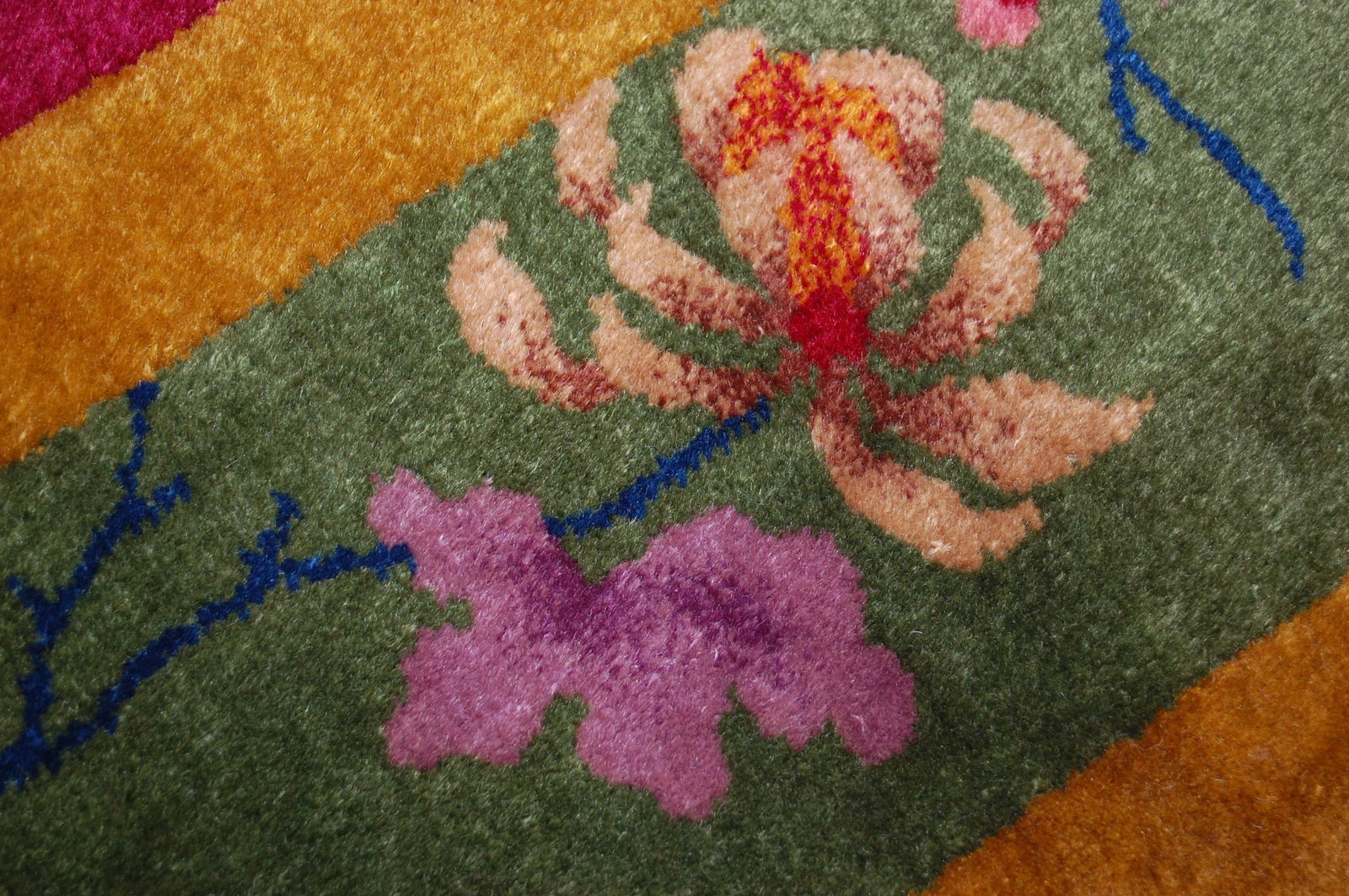 c1920s ANTIQUE ART DECO WALTER NICHOLS CHINESE RUG 4'1" x 6'8" - 15