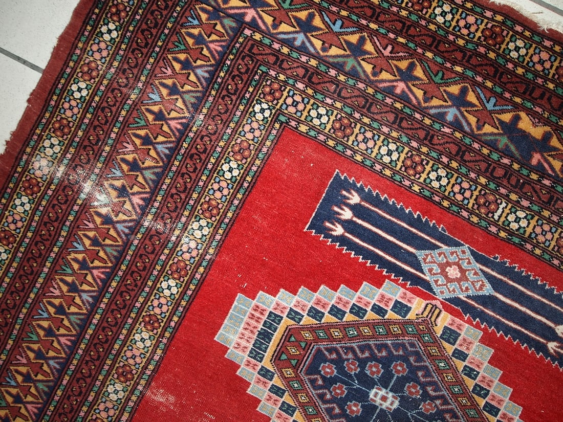 Handmade vintage distressed Uzbek Bukhara rug 4.2' x 6.5' (128cm x 199cm) 1960s - 3
