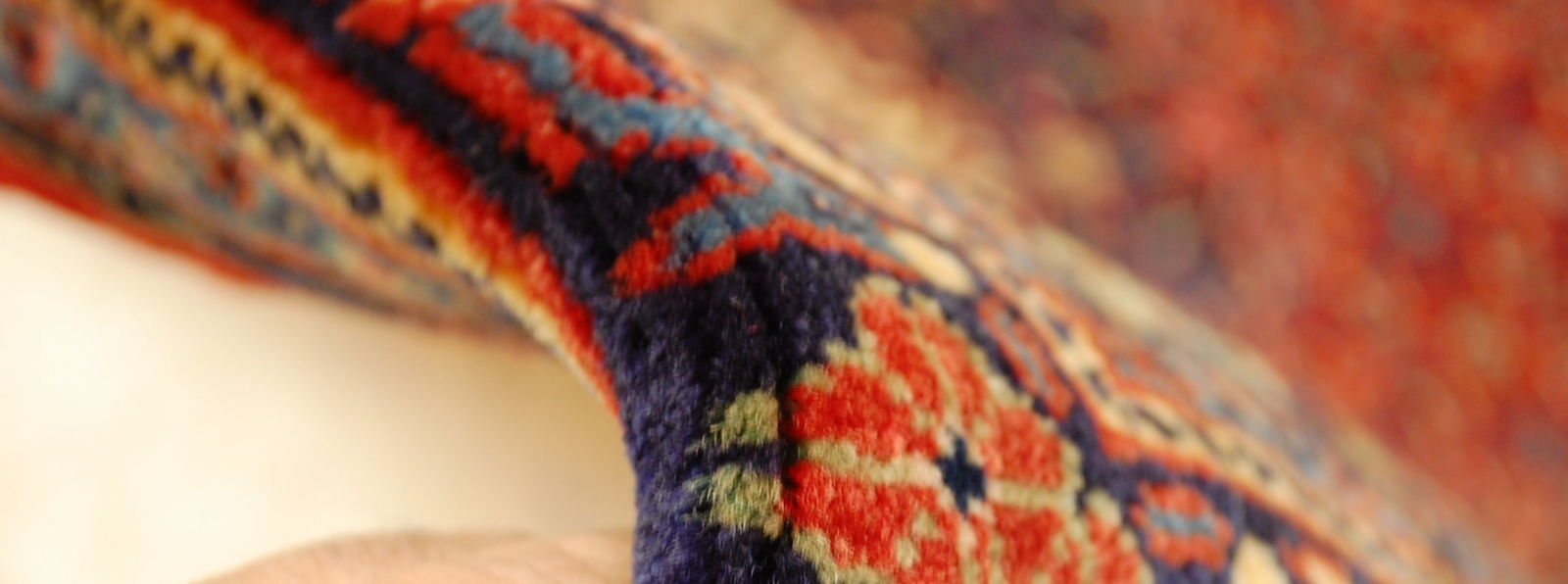 PERSIAN SARUK RUG 2' 2" x 2' 6" - 9