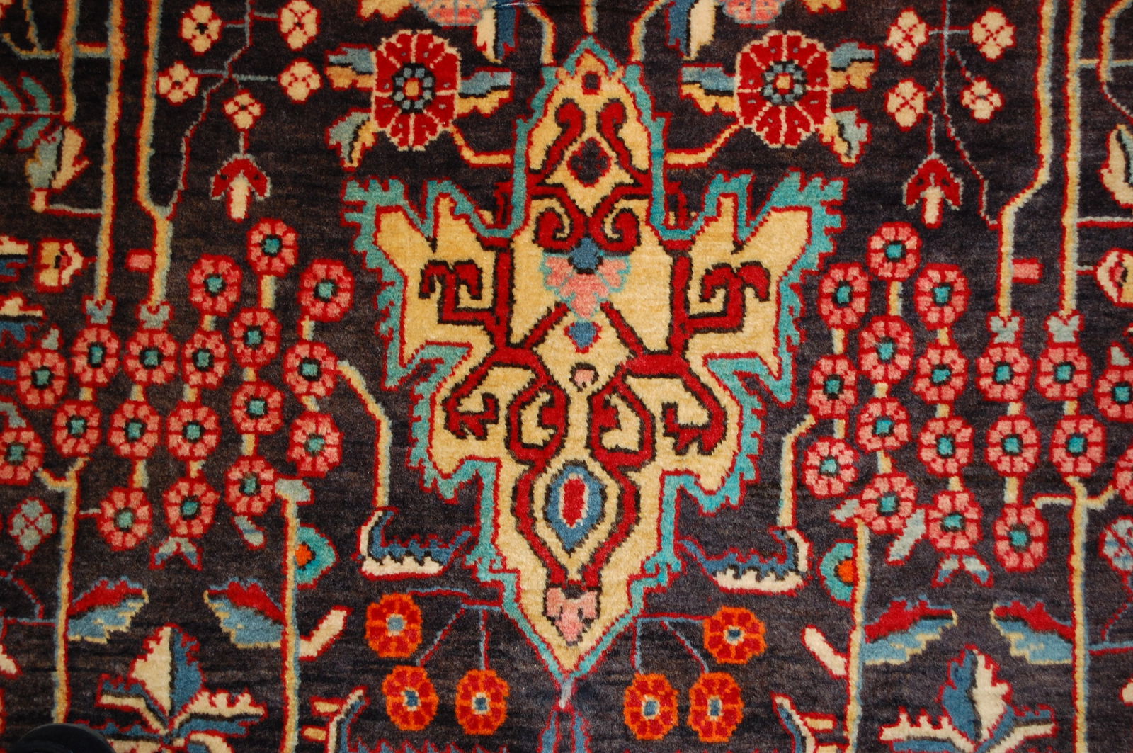 PERSIAN SARUK RUG 4'1" X 6'6" - 10