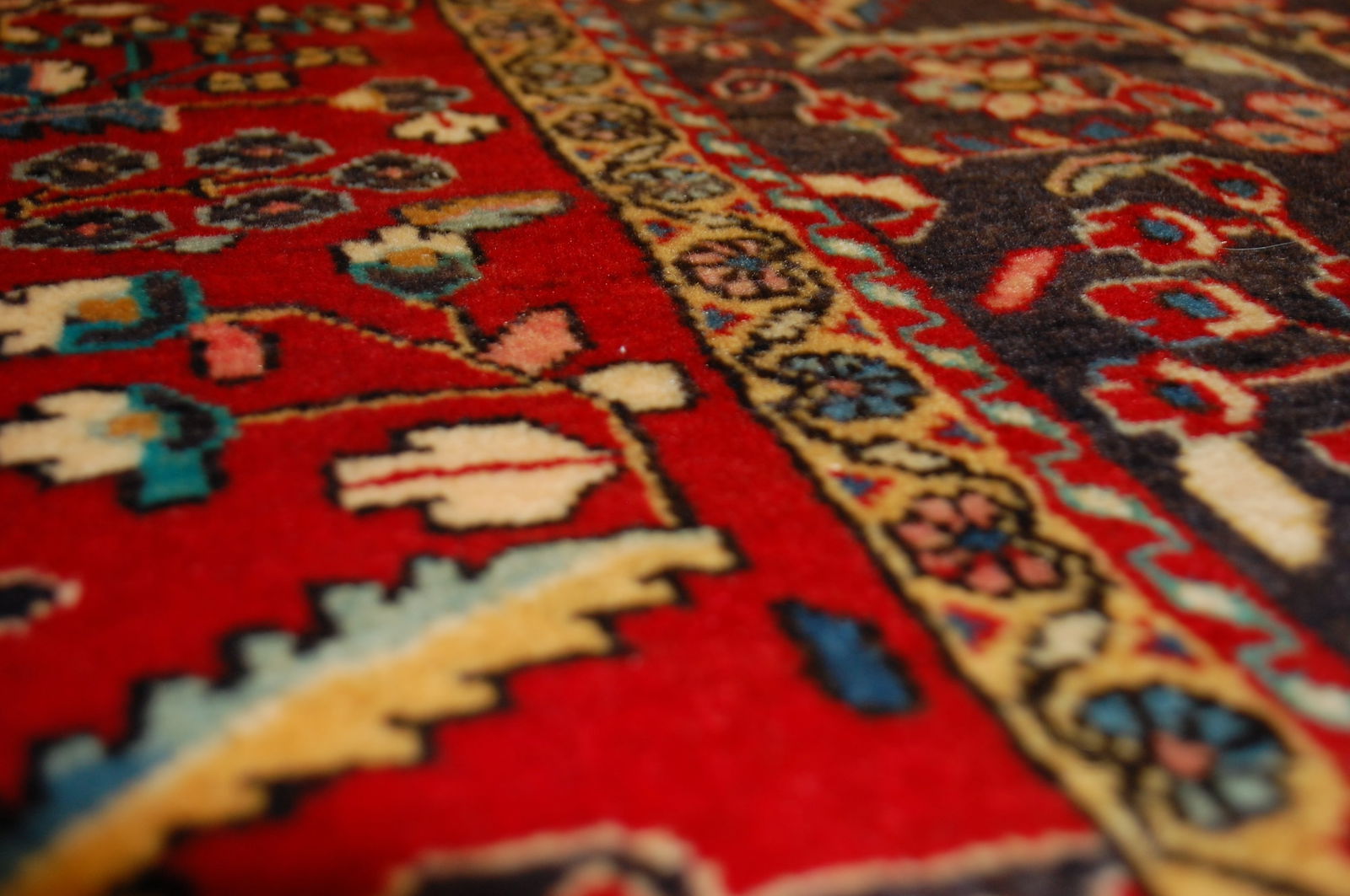 PERSIAN SARUK RUG 4'1" X 6'6" - 12