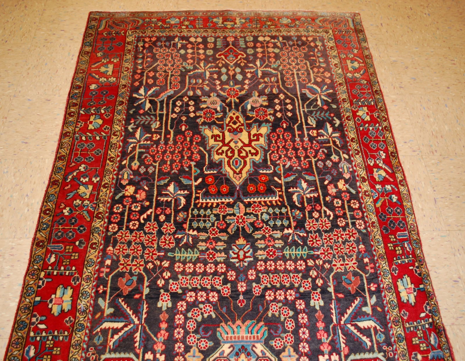 PERSIAN SARUK RUG 4'1" X 6'6" - 2