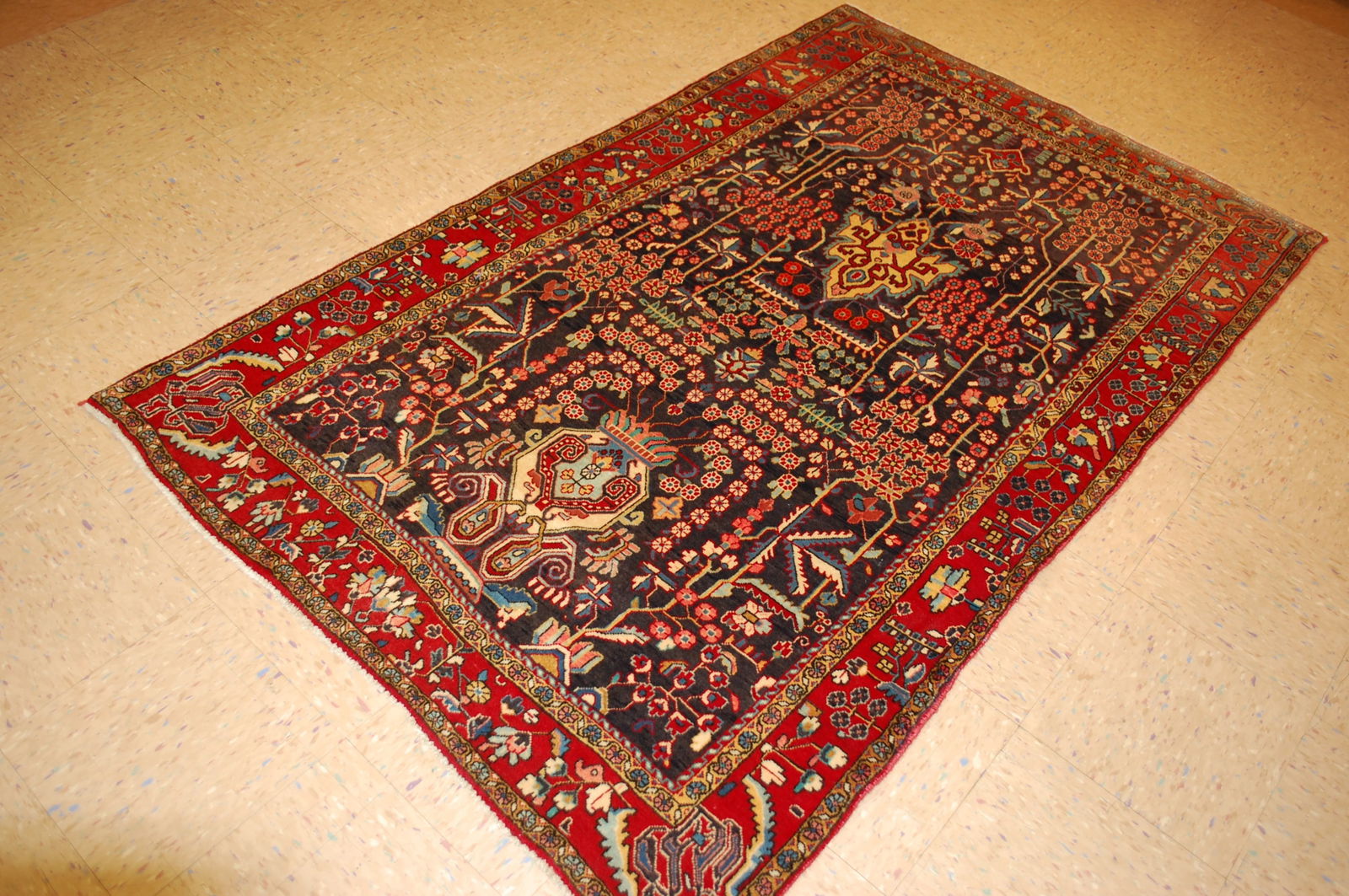 PERSIAN SARUK RUG 4'1" X 6'6" - 8