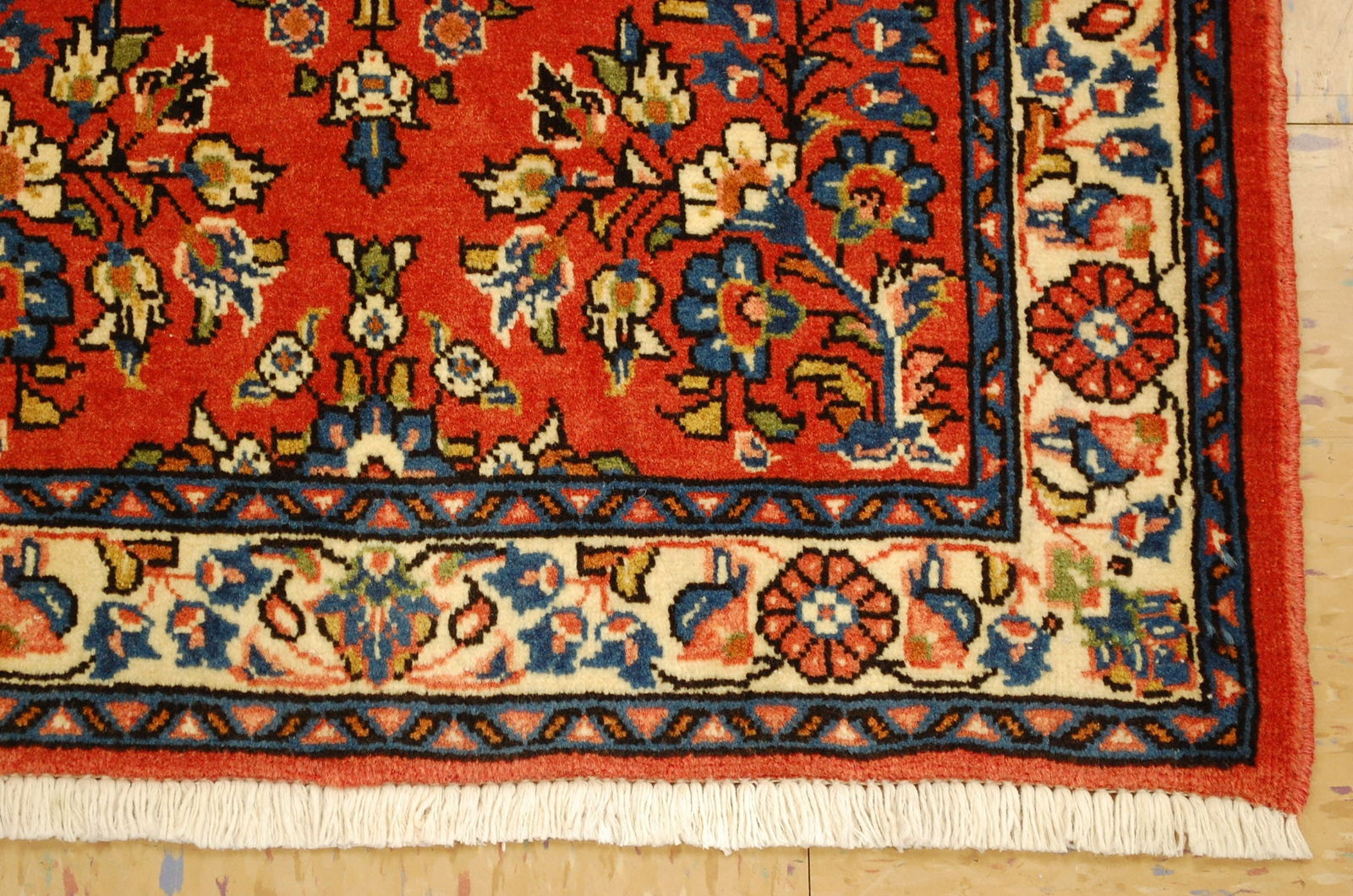PERSAN SAROUK RUG2' 3" x 4' 2" - 5