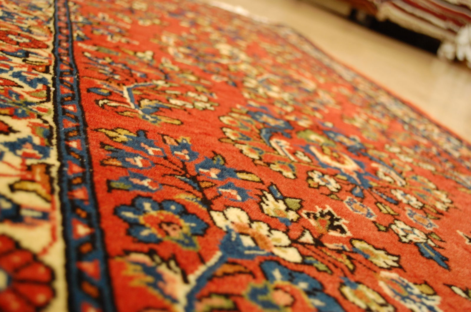 PERSAN SAROUK RUG2' 3" x 4' 2" - 8