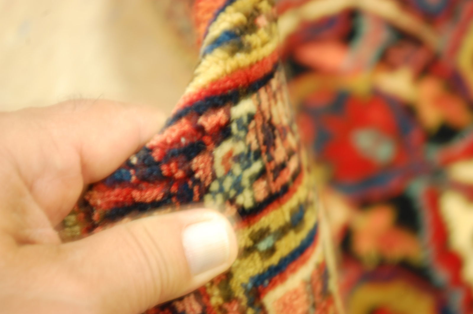 PERSIAN HERIZ RUG 2'8" x 2'11" - 11