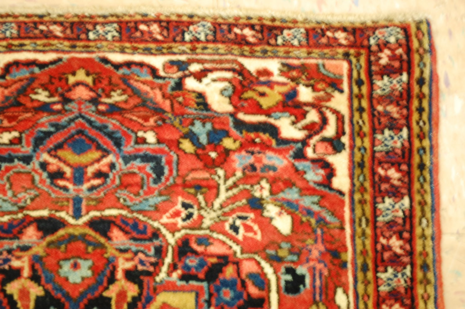 PERSIAN HERIZ RUG 2'8" x 2'11" - 5