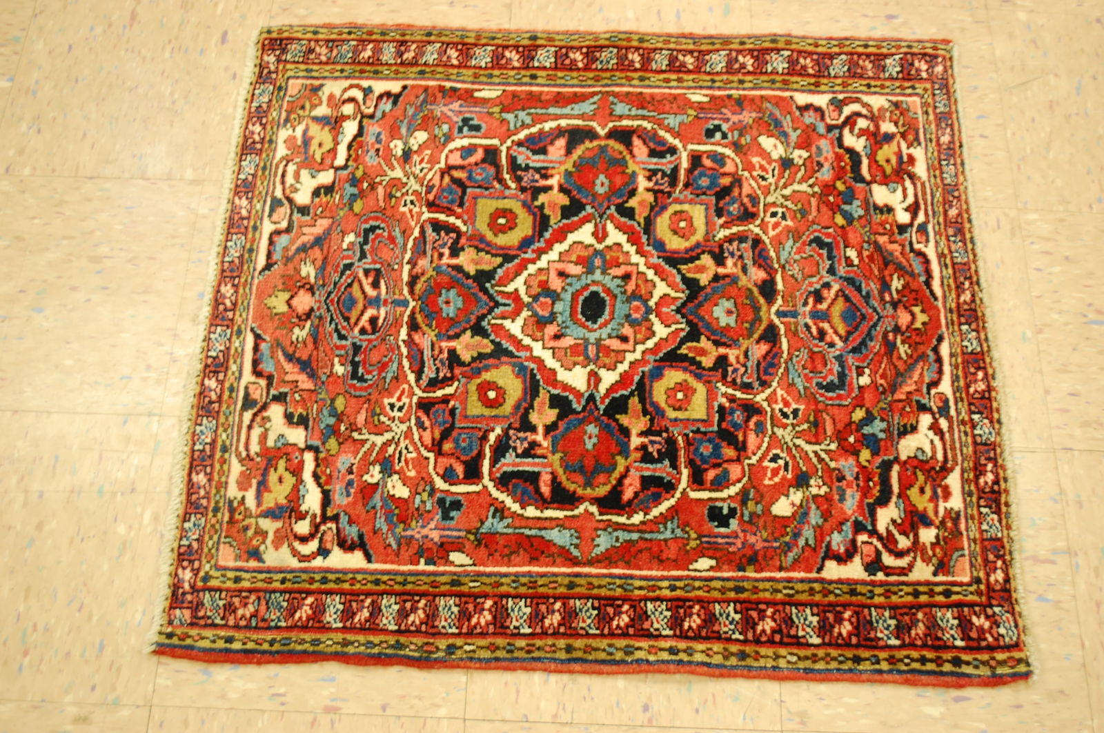 PERSIAN HERIZ RUG 2'8" x 2'11" - 8
