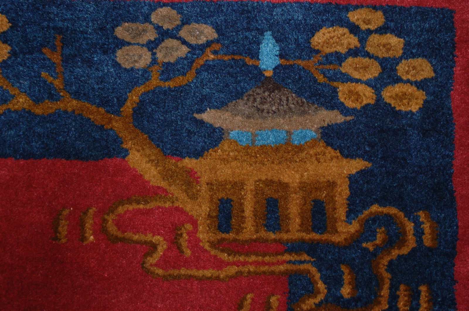 CHINESE WALTER NICHOLS RUG 2' x 2'11" - 11