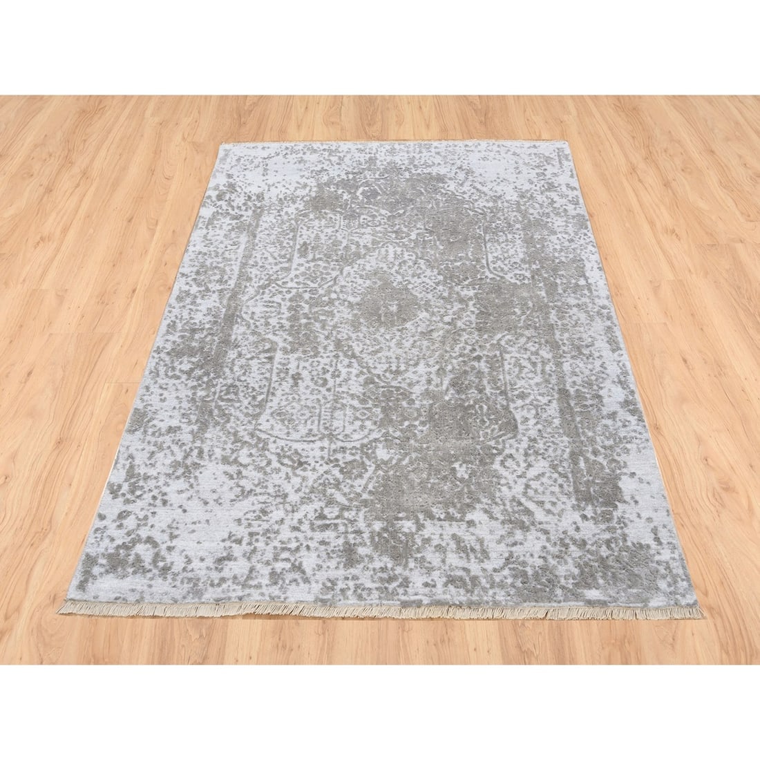 Broken Persian Design Wool and Pure Silk Hand Knotted Ivory Rug - 2