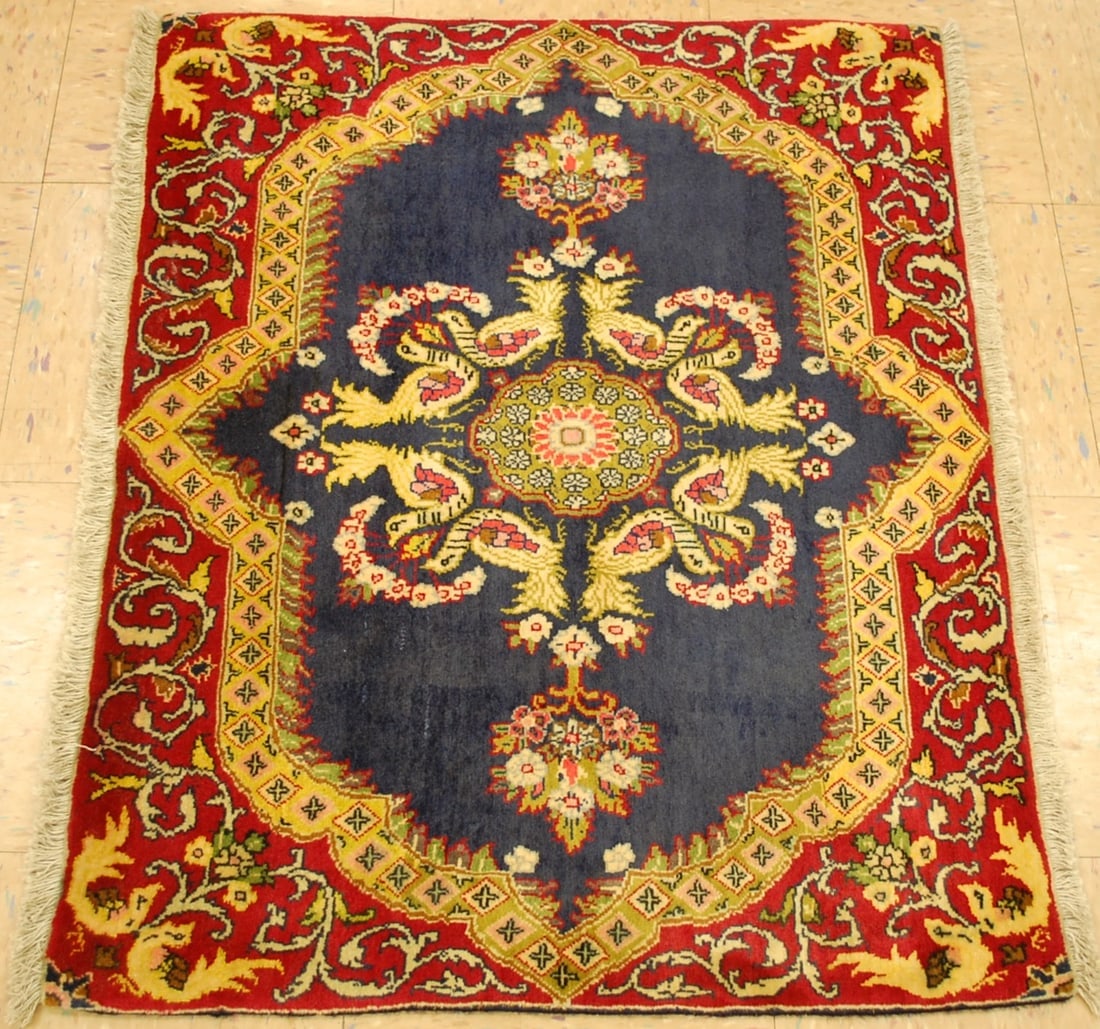 PERSIAN KESHAN RUG 2'5" x 3'1" - 7