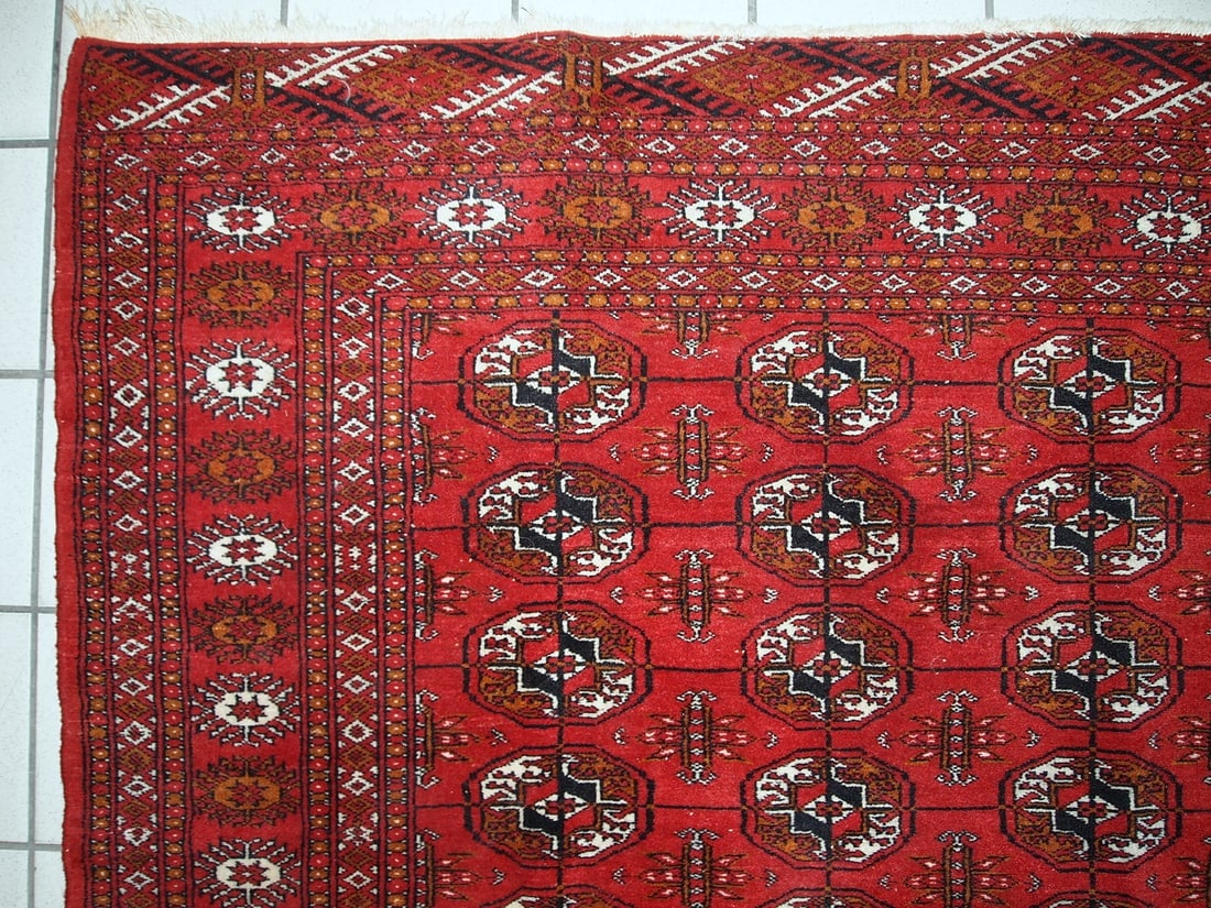 Handmade vintage Pakistani Tekke rug 4.1' x 5.9' (127cm x 180cm) 1960s - 3