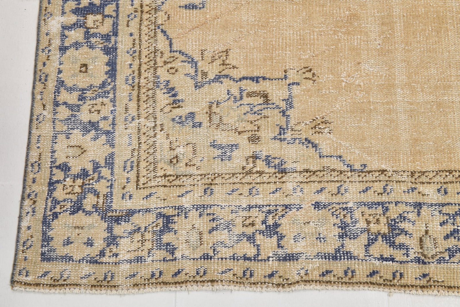 6'10'' x 9'11'' Handmade Vintage Wool Rug - 22110 - 11