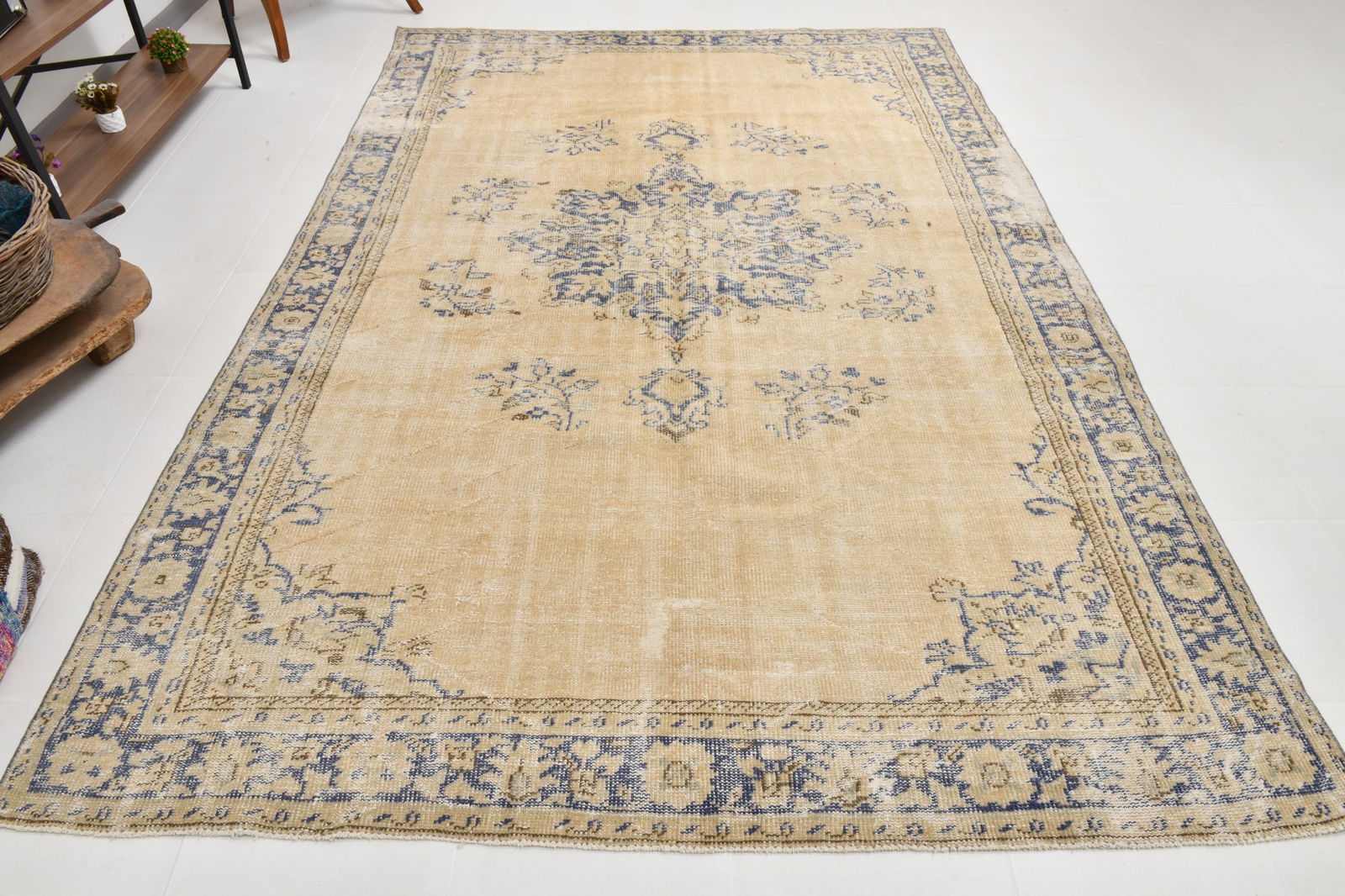 6'10'' x 9'11'' Handmade Vintage Wool Rug - 22110 - 5