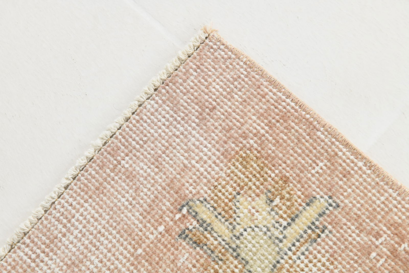 6'6'' x 9'6'' Turkish Vintage Runner Rug - 17906 - 10