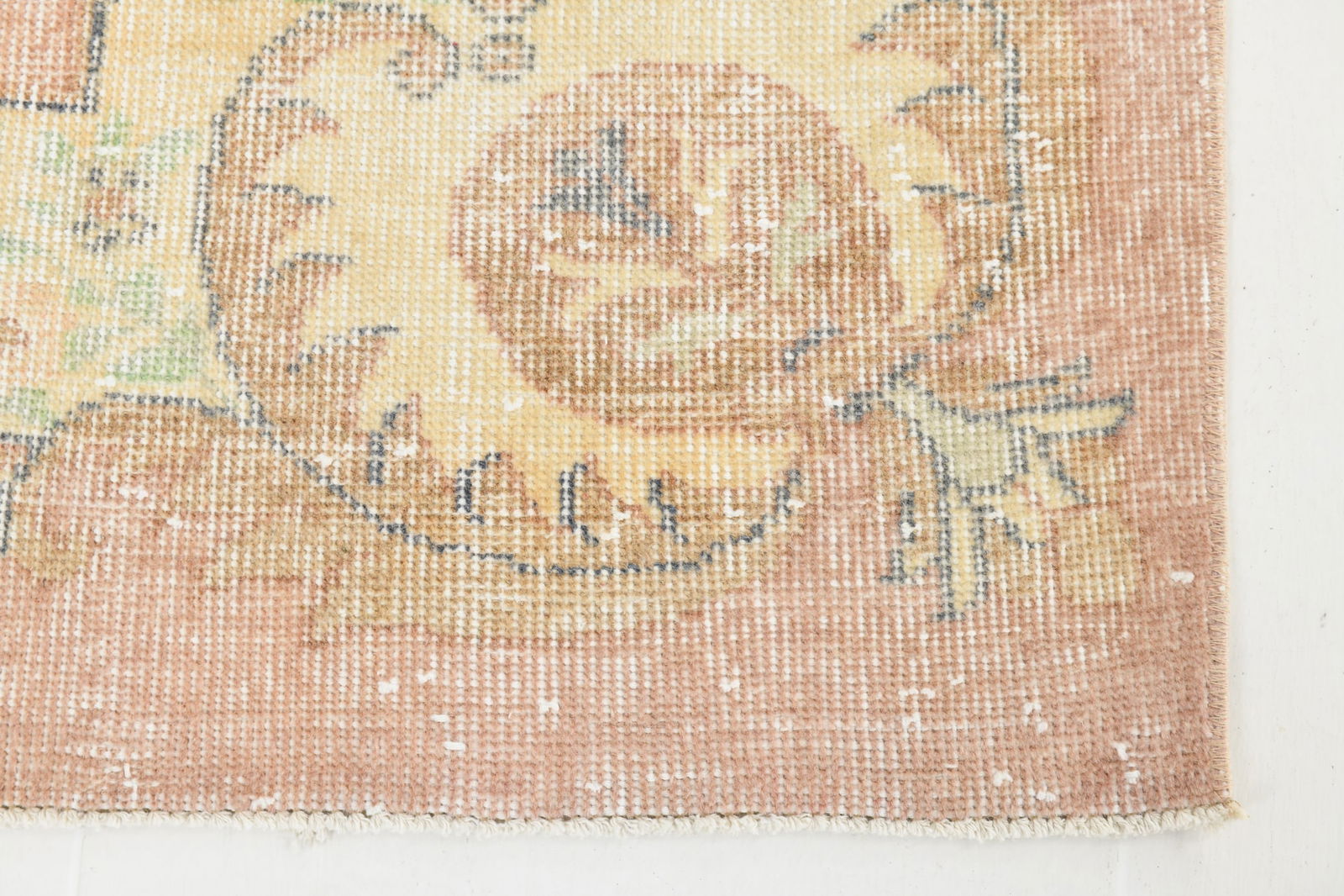 6'6'' x 9'6'' Turkish Vintage Runner Rug - 17906 - 11