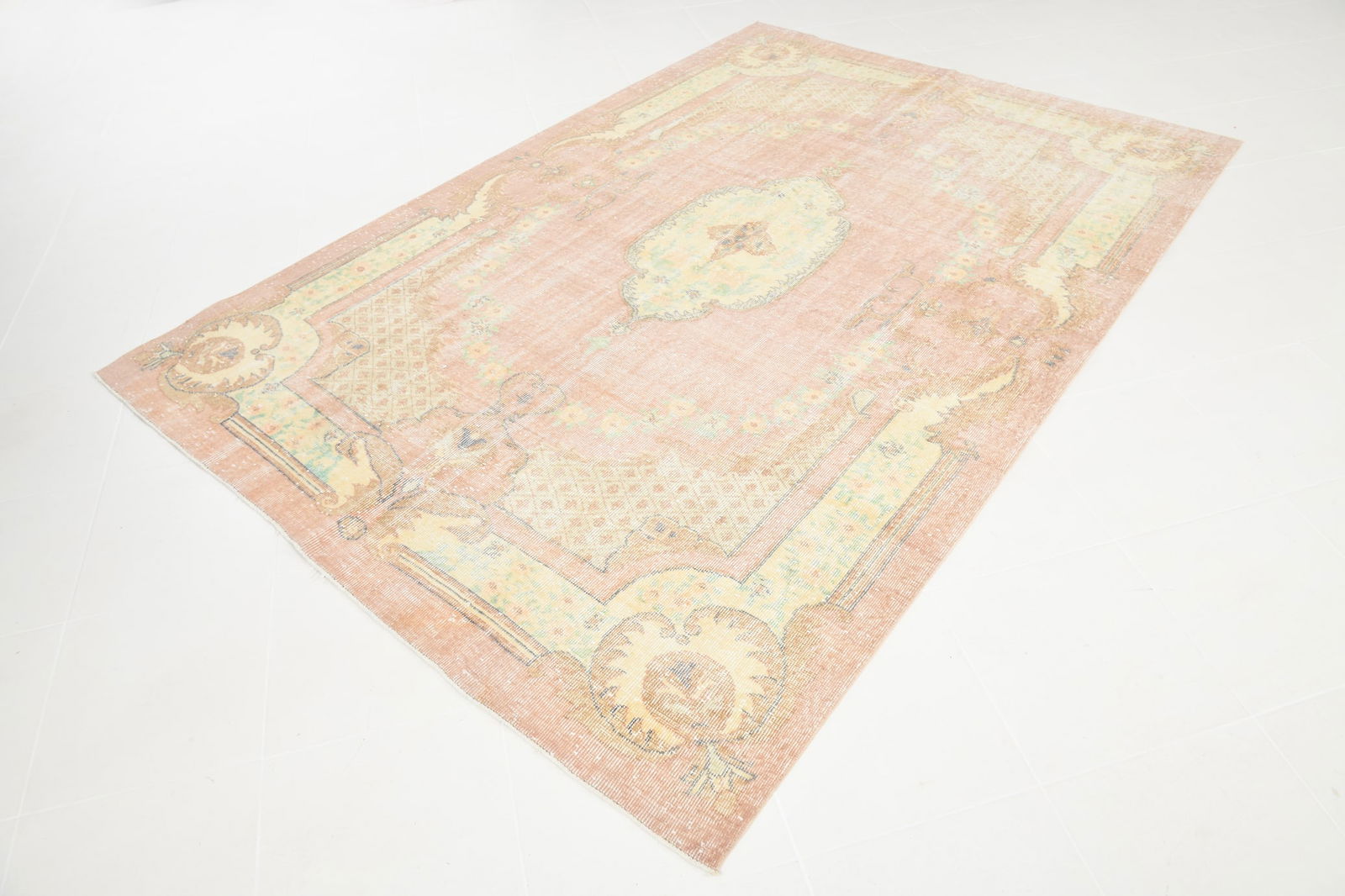 6'6'' x 9'6'' Turkish Vintage Runner Rug - 17906 - 20