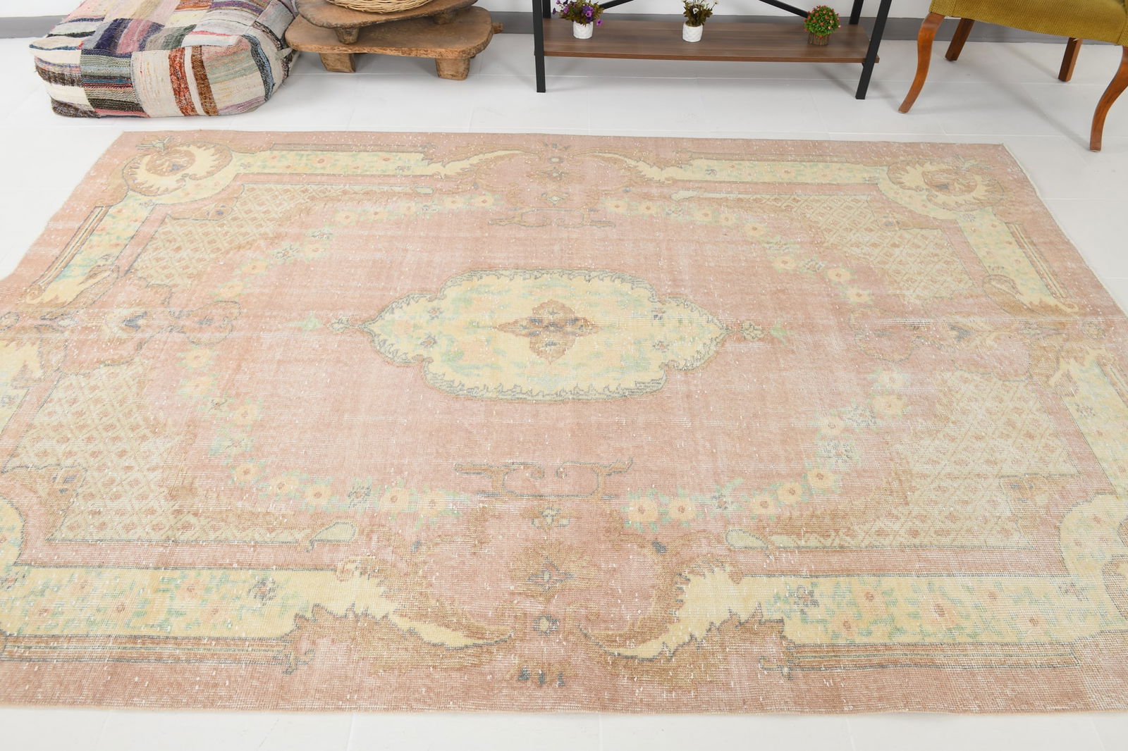 6'6'' x 9'6'' Turkish Vintage Runner Rug - 17906 - 3