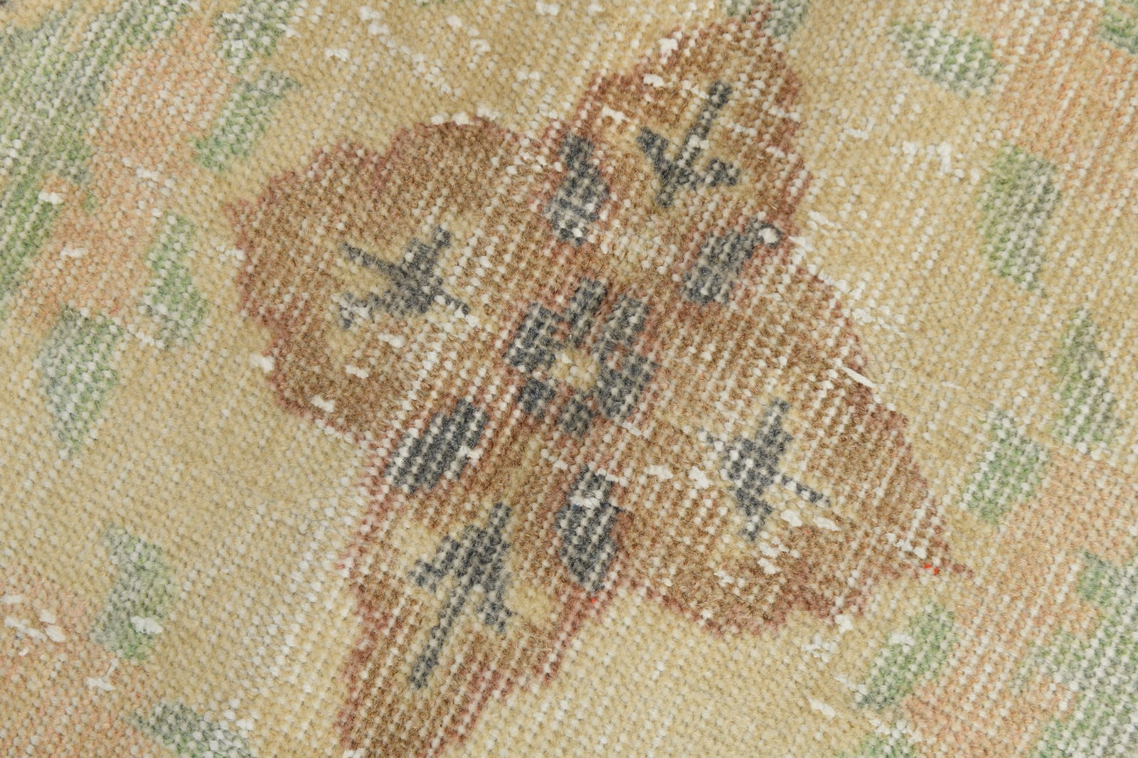 6'6'' x 9'6'' Turkish Vintage Runner Rug - 17906 - 7