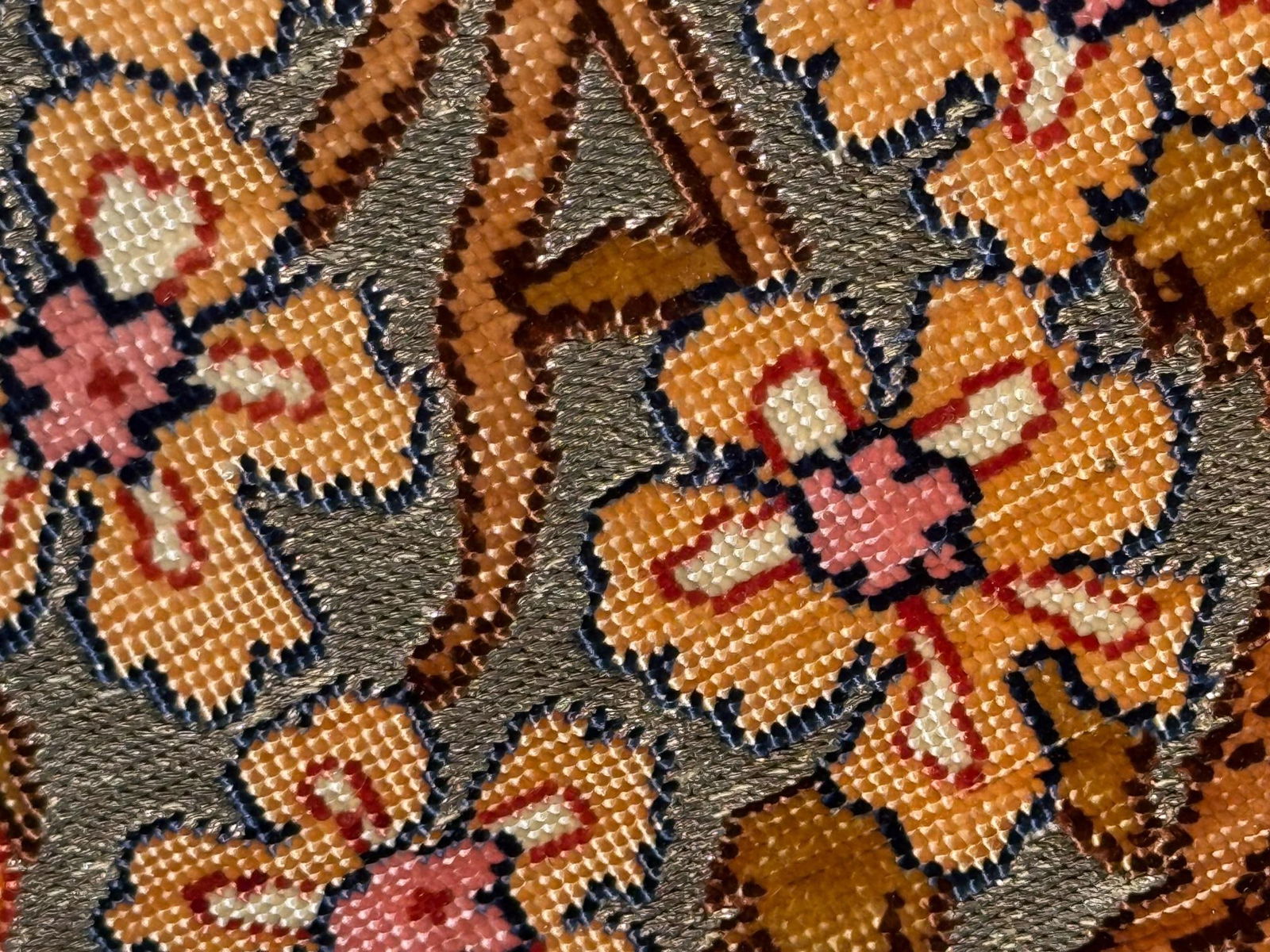 Vintage Silk & Gold Hereke Rug 2.1x3.4 - 7