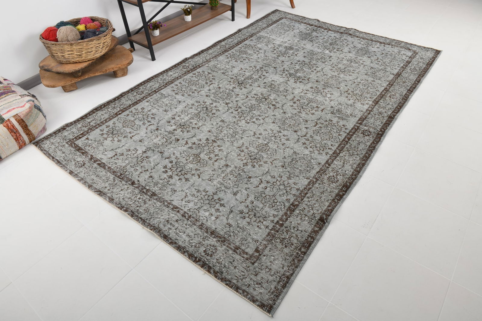 6'2'' x 9'7'' Handmade Vintage Wool Rug - 17992 - 3