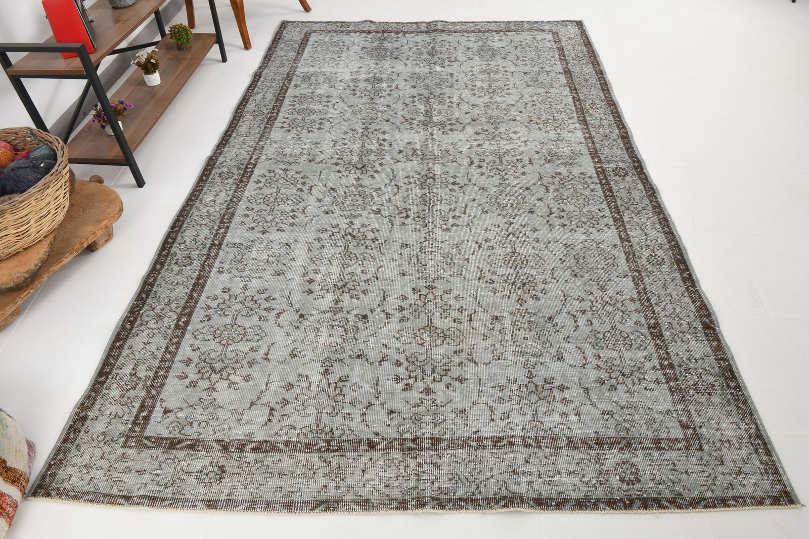 6'2'' x 9'7'' Handmade Vintage Wool Rug - 17992 - 4
