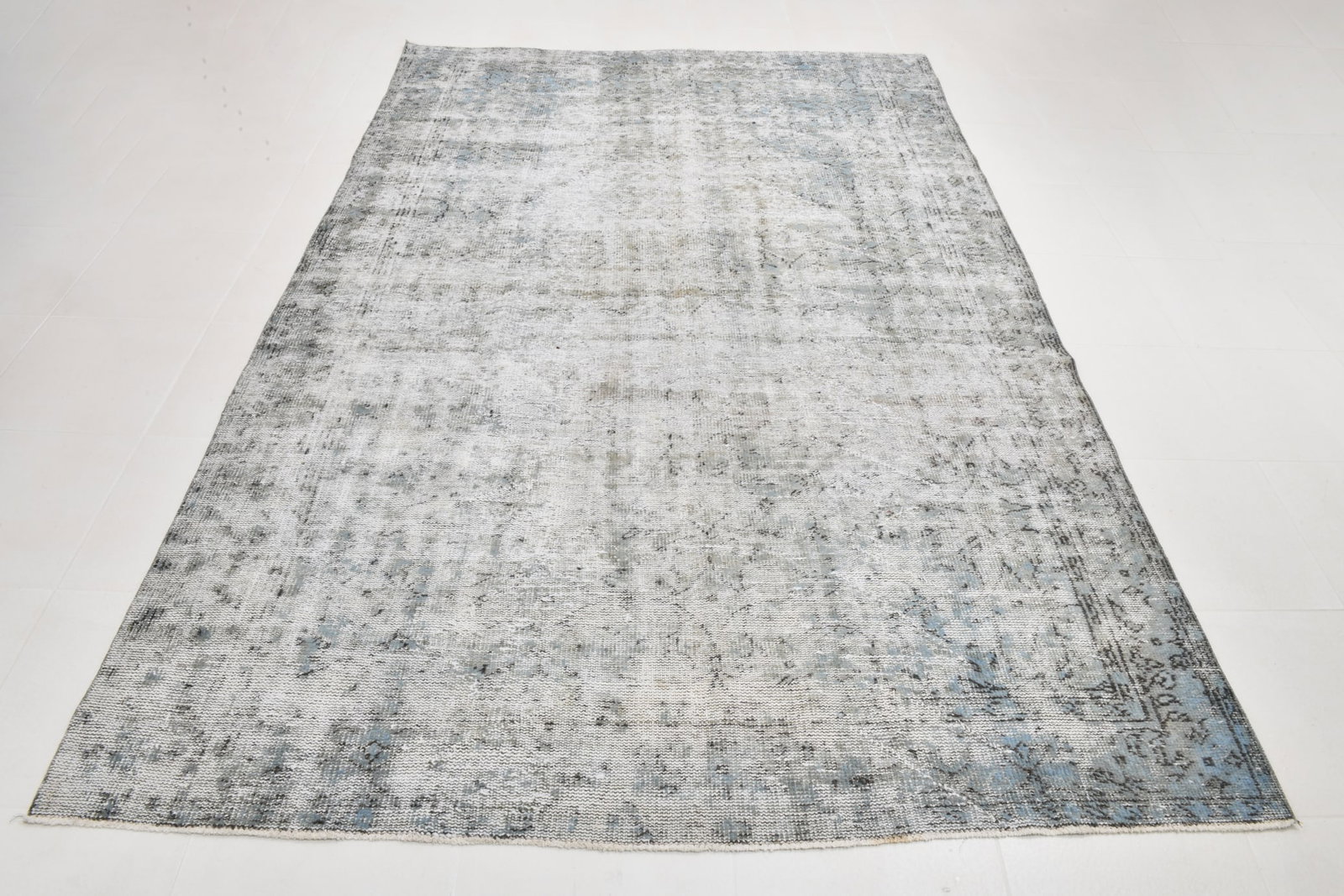 6'6'' x 9'10'' Handmade Vintage Wool Rug - 6607 - 18