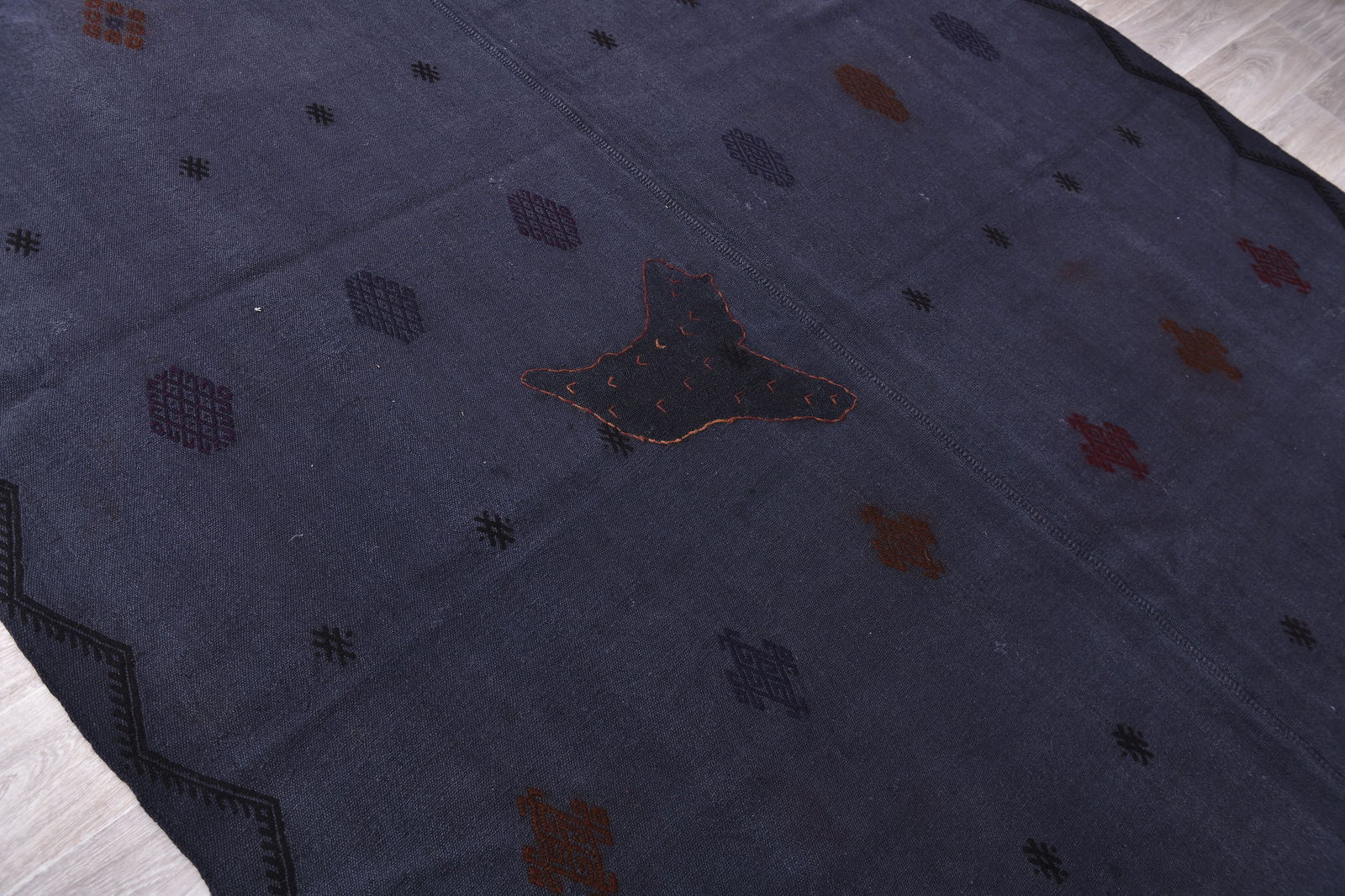 6'9'' x 10'5'' Turkish Vintage Hemp Rug - 241500 - 4