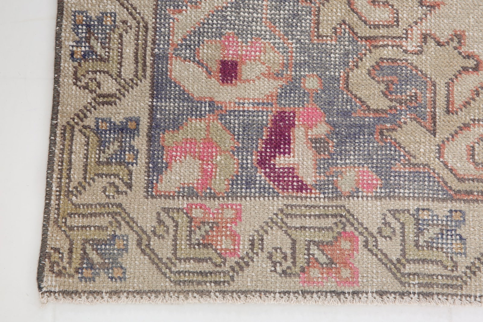 4'5'' x 7'2'' Handmade Vintage Wool Rug - 4735 - 12