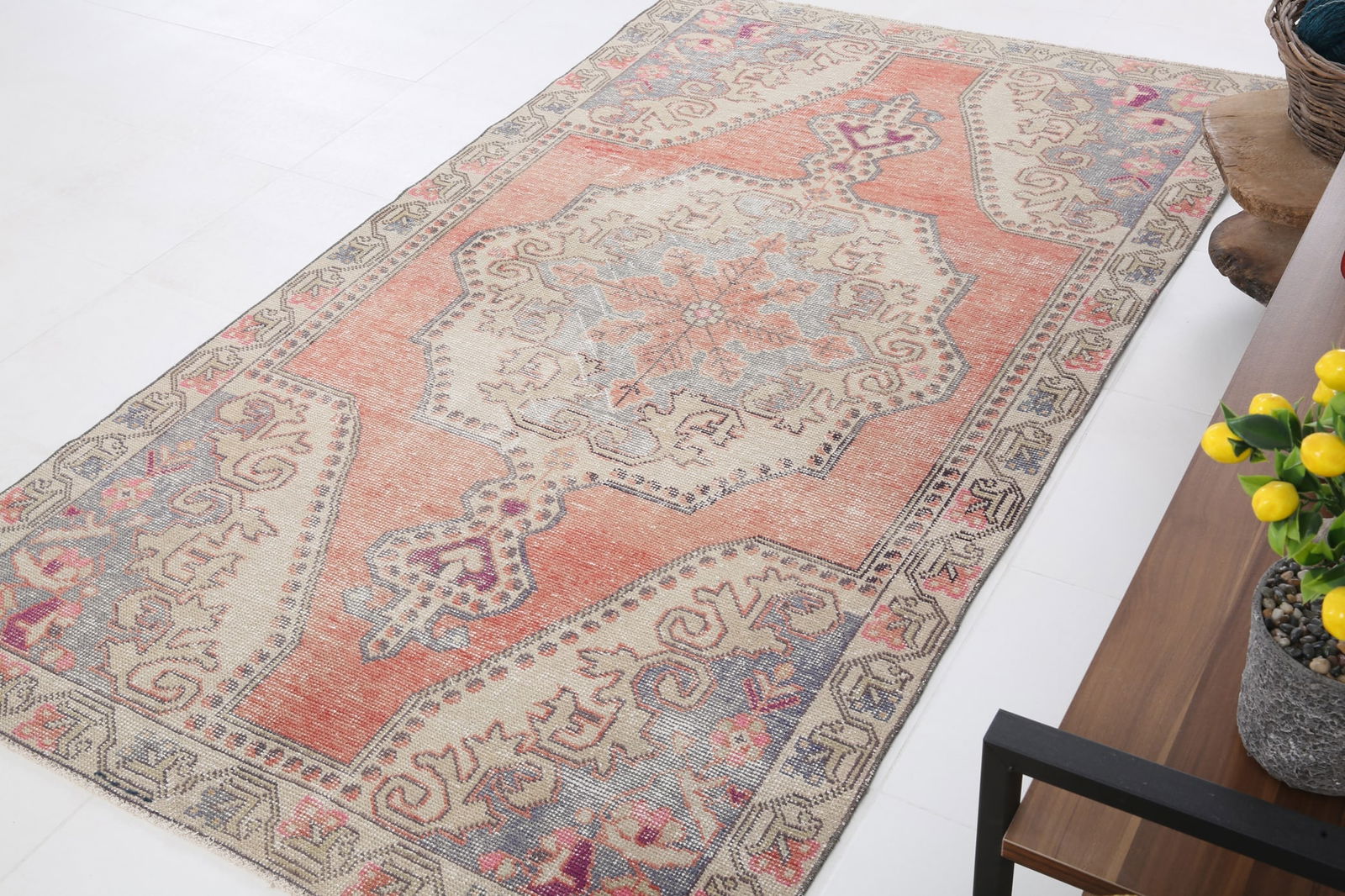 4'5'' x 7'2'' Handmade Vintage Wool Rug - 4735 - 7