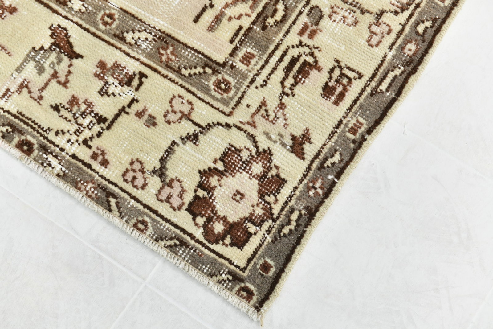 5'8'' x 9'0'' Handmade Vintage Wool Rug - 24722 - 11