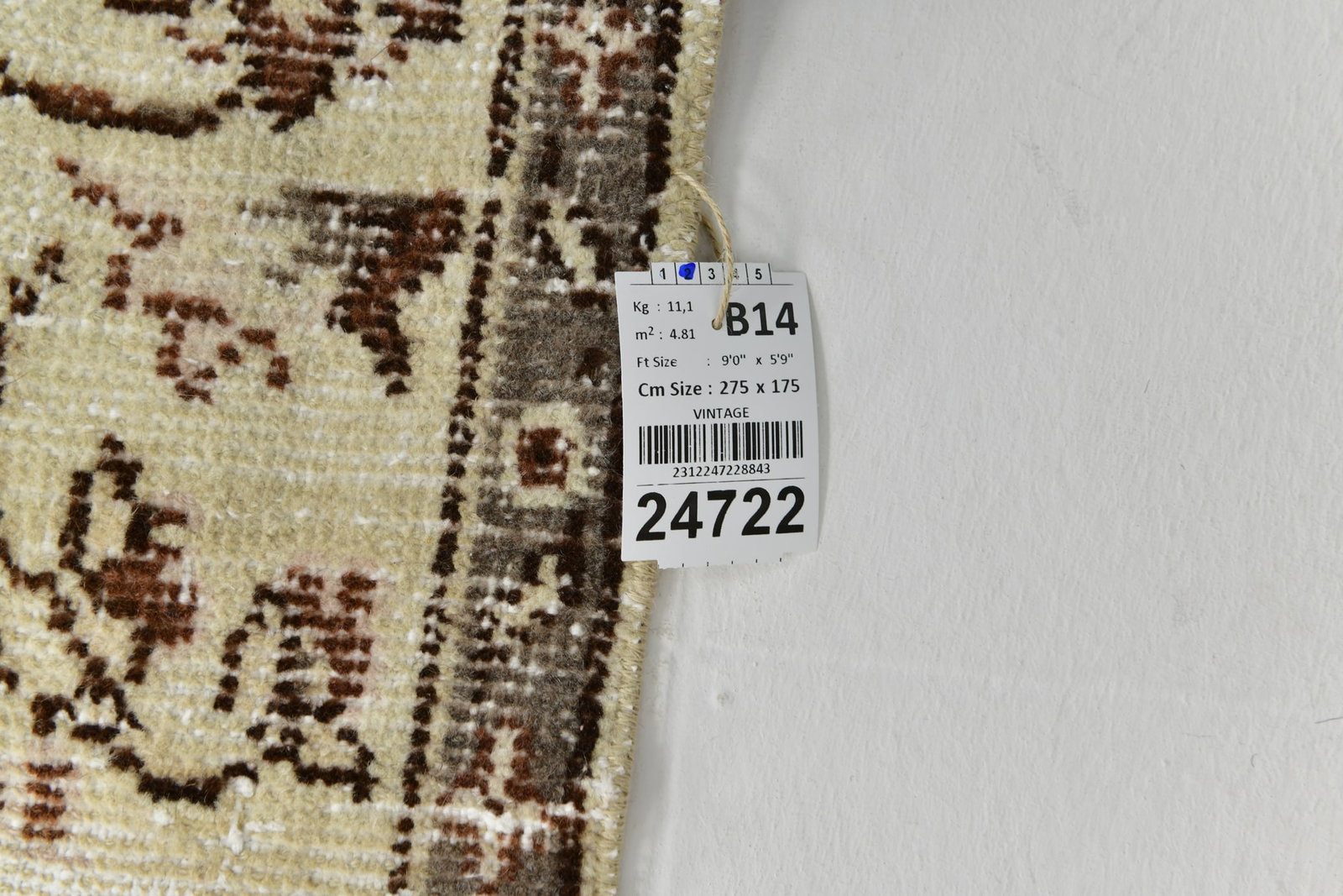 5'8'' x 9'0'' Handmade Vintage Wool Rug - 24722 - 18