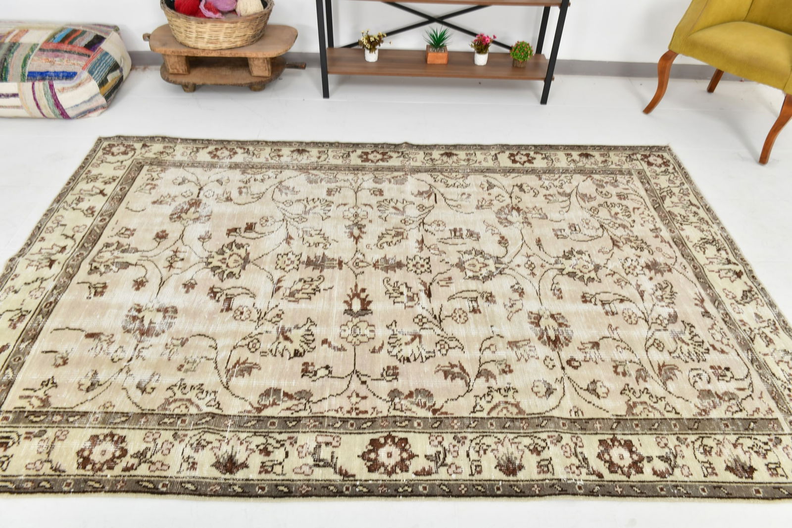 5'8'' x 9'0'' Handmade Vintage Wool Rug - 24722 - 2