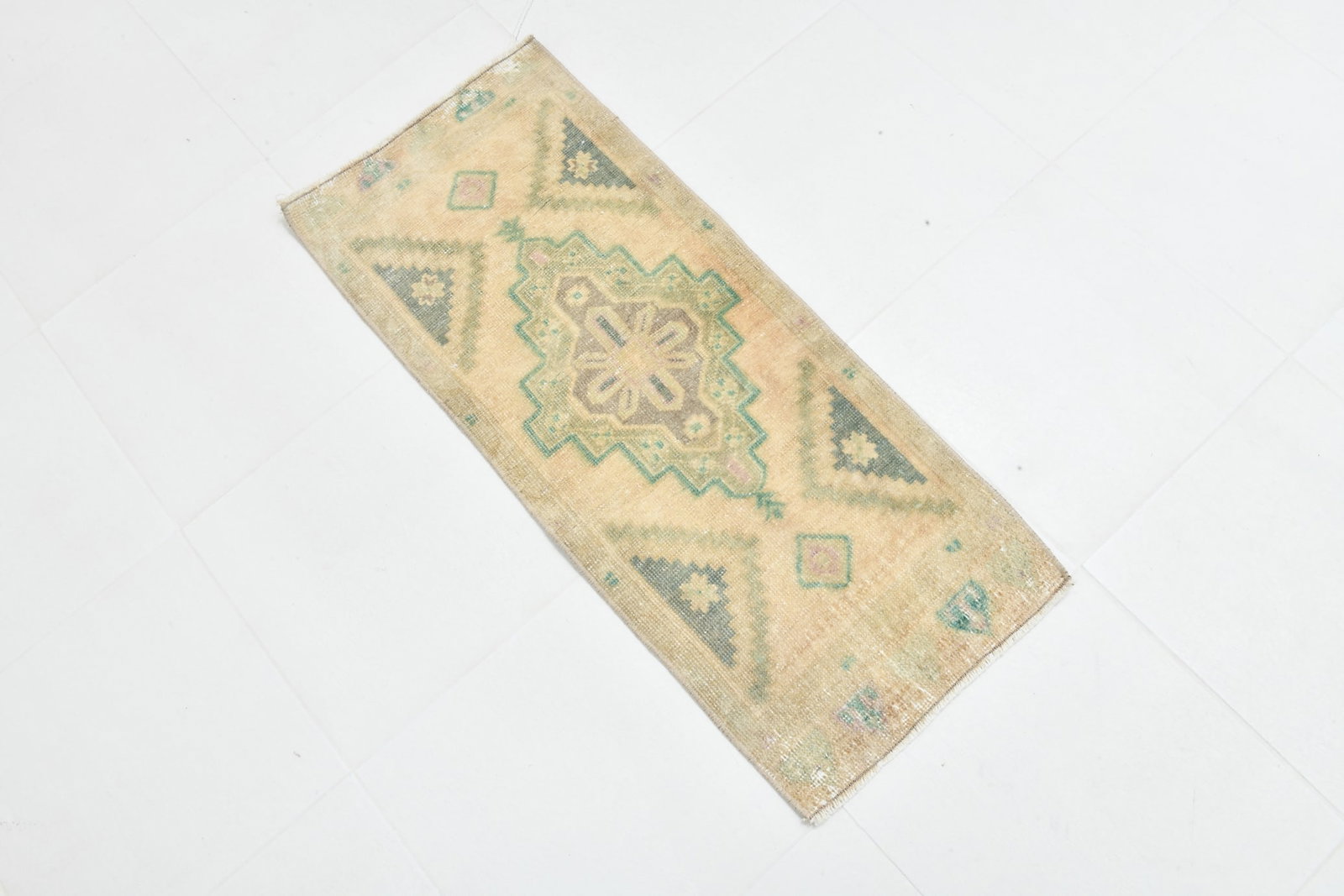 1'5'' x 3'6'' Handmade Vintage Wool Patchwork Rug - 19509 - 16