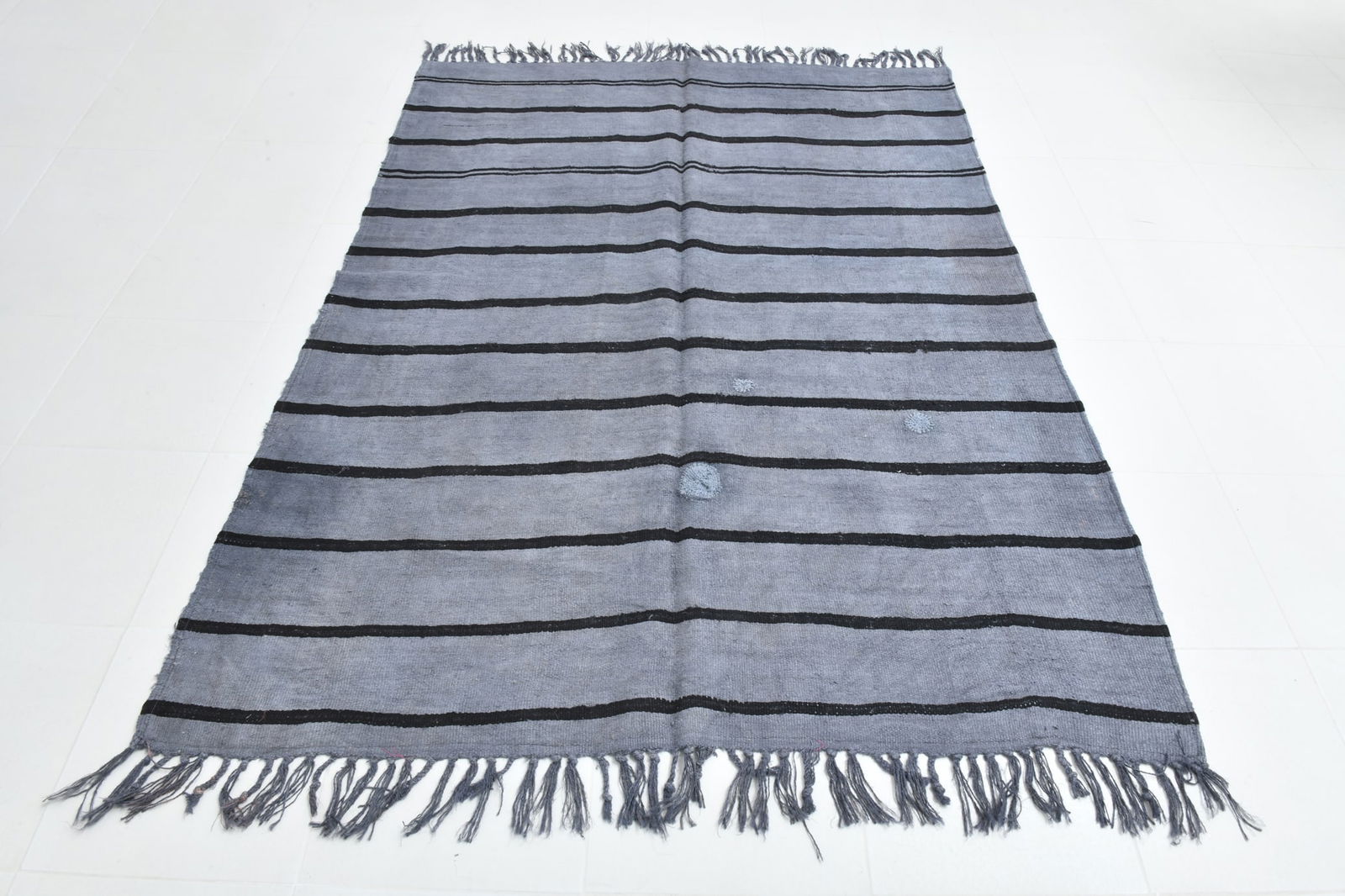 5'5'' x 7'8'' Decorative Vintage Rug - 1924 - 17