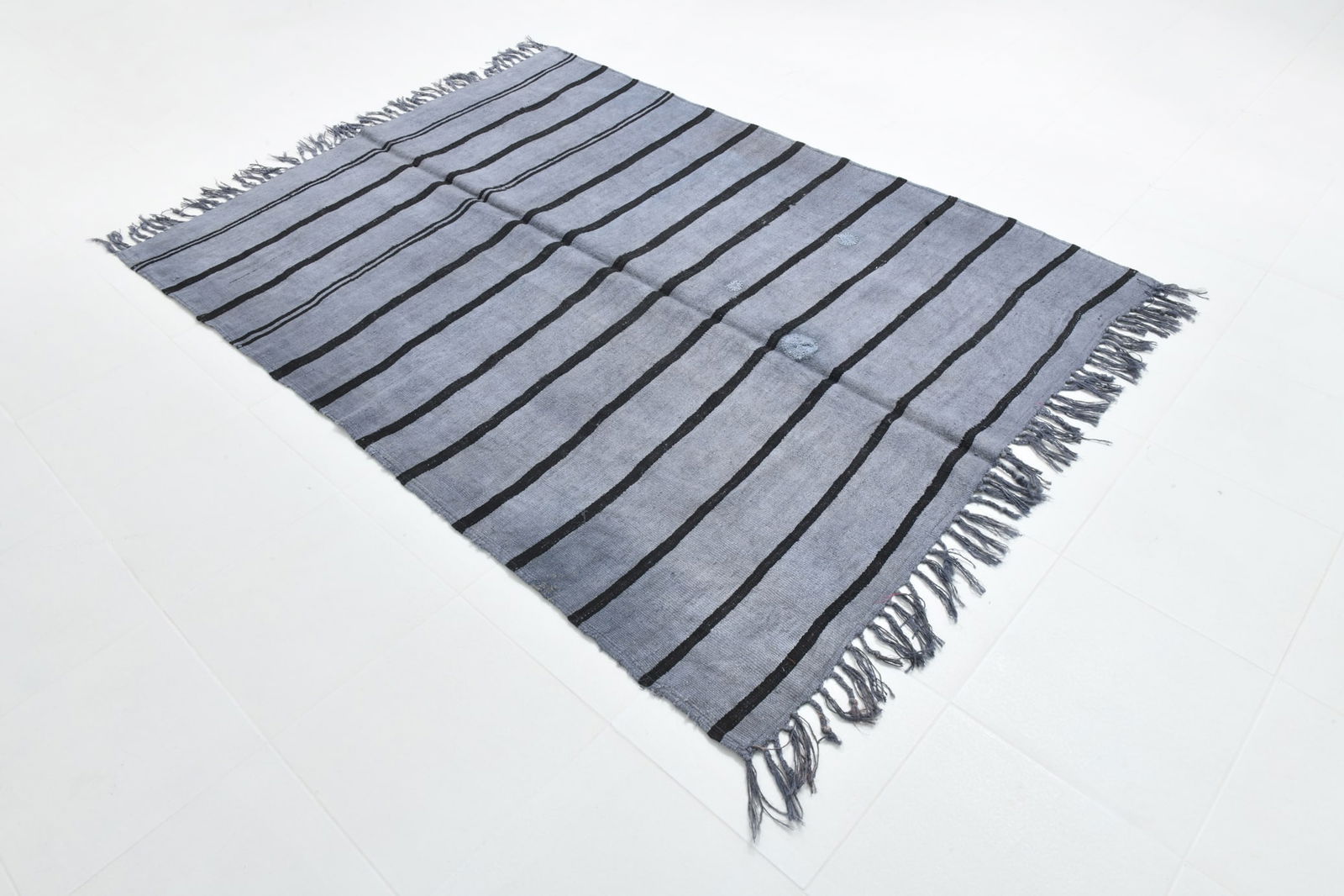 5'5'' x 7'8'' Decorative Vintage Rug - 1924 - 19