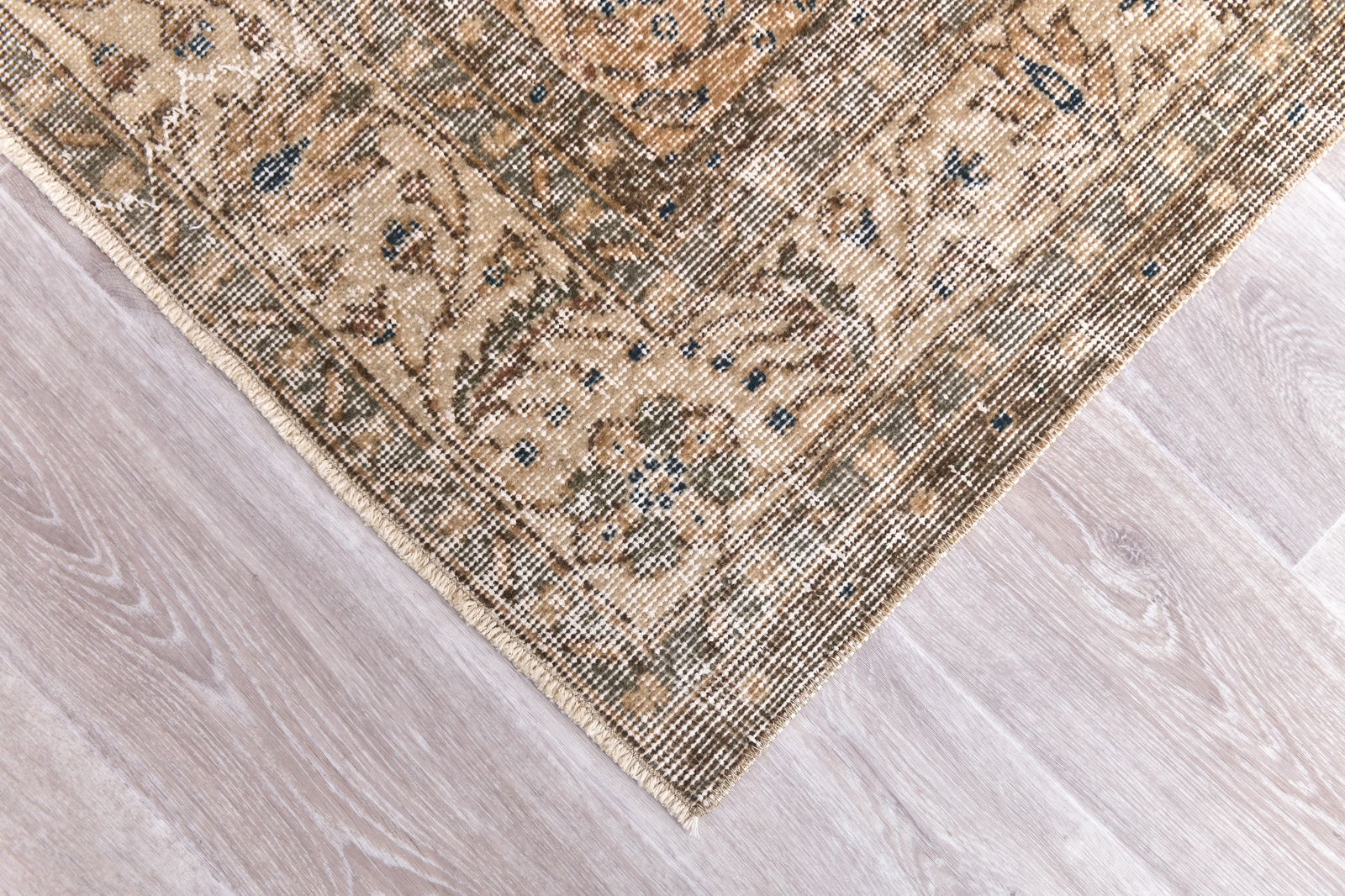 6'4'' x 10'1'' Handmade Vintage Wool Rug - 240652 - 7