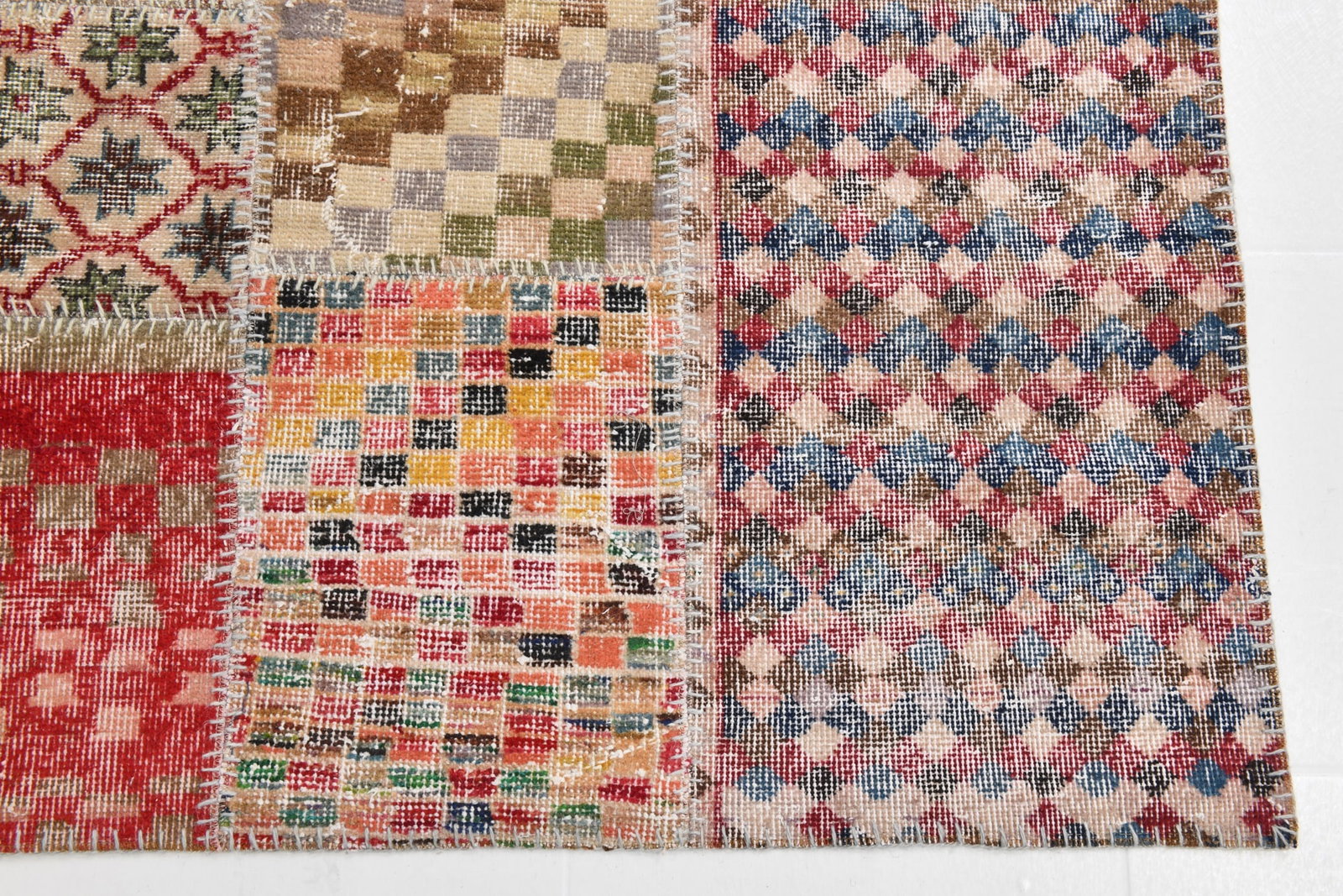 6'10'' x 9'11'' Handmade Vintage Wool Patchwork Rug - 21530 - 11