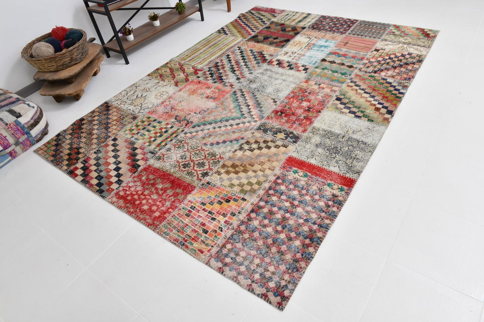 6'10'' x 9'11'' Handmade Vintage Wool Patchwork Rug - 21530 - 4