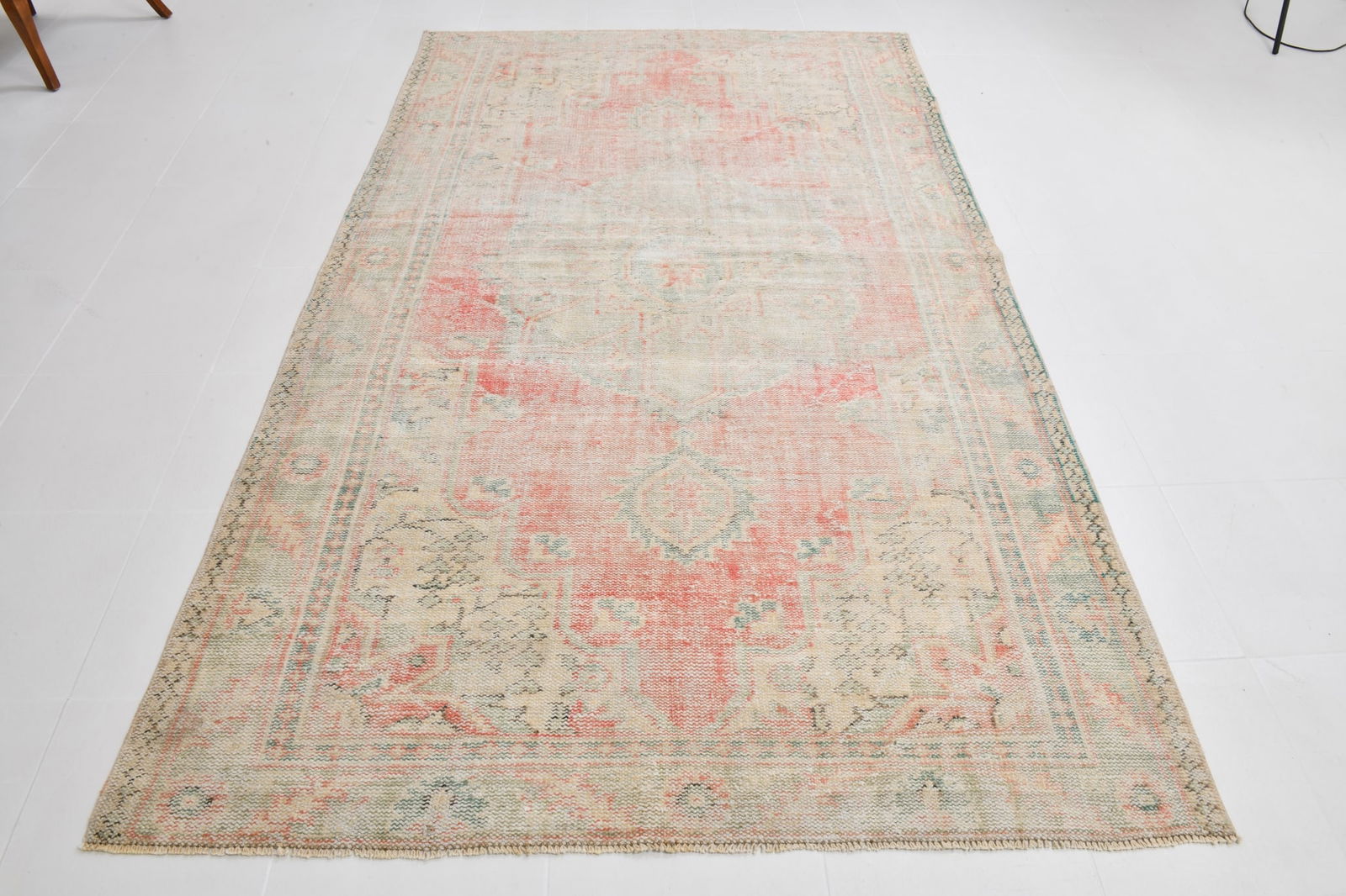 5'8'' x 9'4'' Handmade Vintage Wool Rug - 20168 - 18