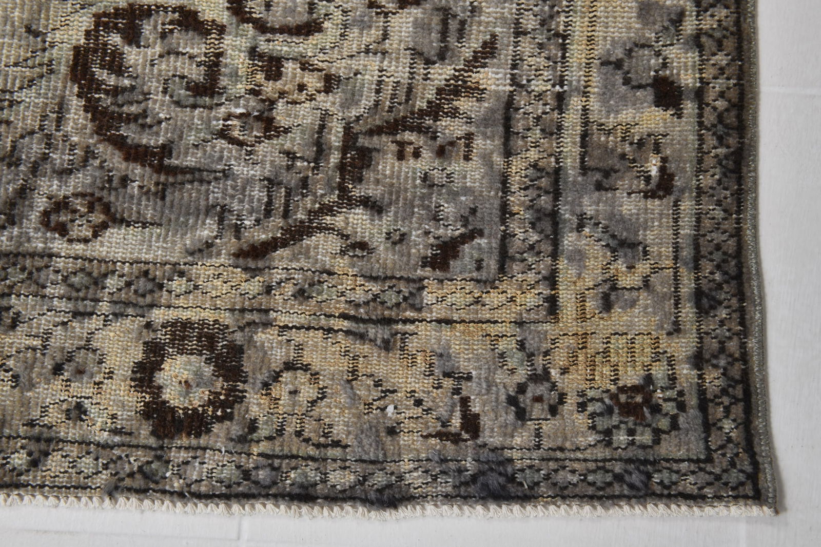 5'4'' x 9'8'' Handmade Vintage Wool Rug - 20243 - 12