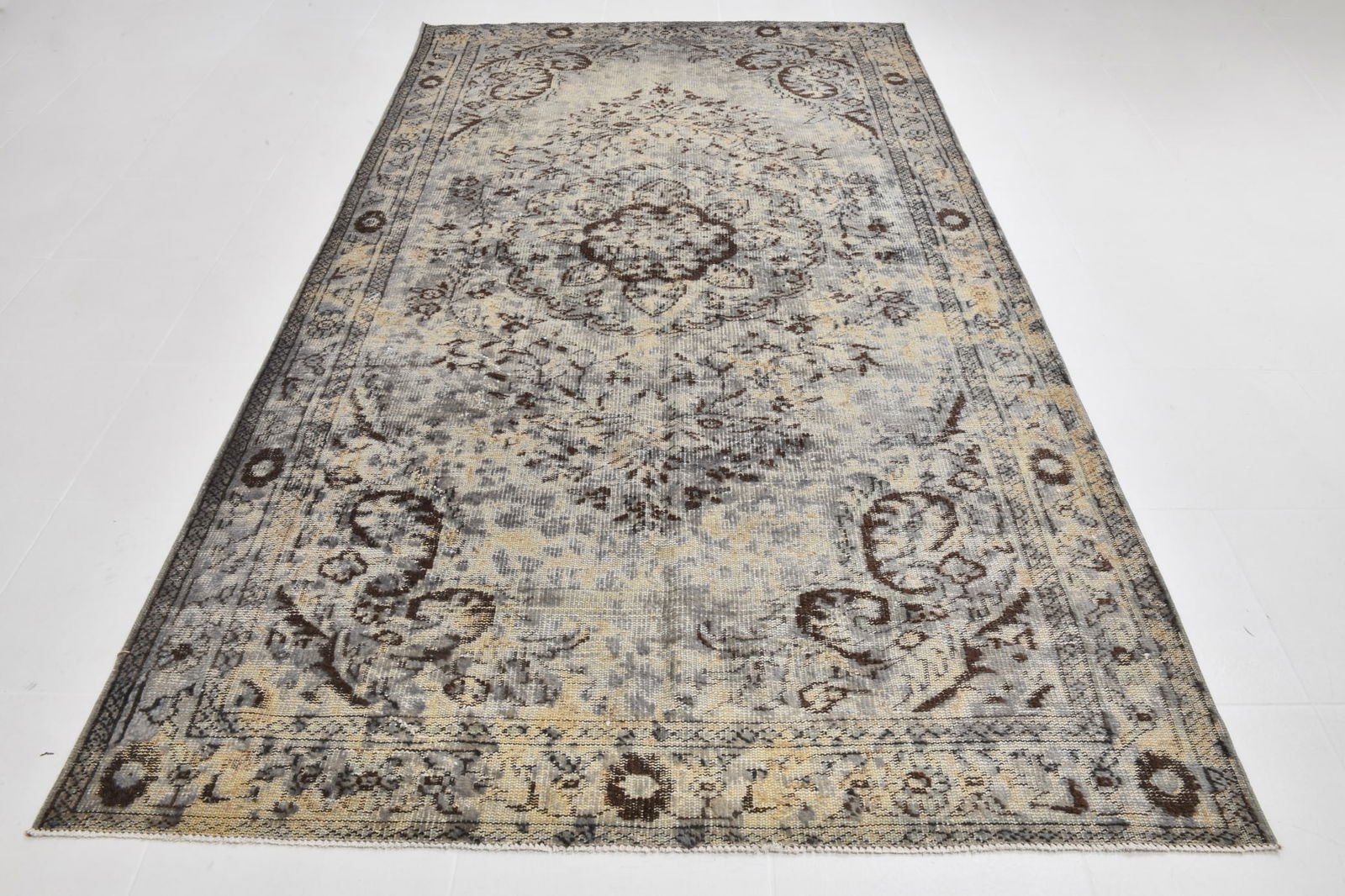 5'4'' x 9'8'' Handmade Vintage Wool Rug - 20243 - 17