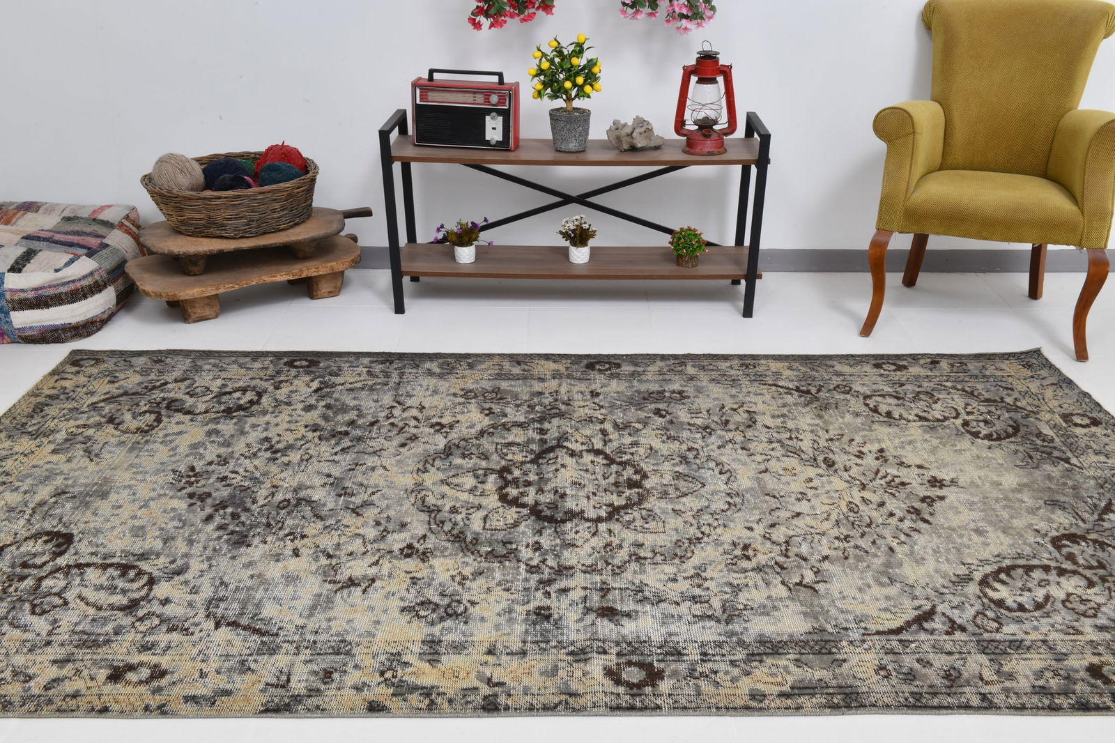 5'4'' x 9'8'' Handmade Vintage Wool Rug - 20243 - 3