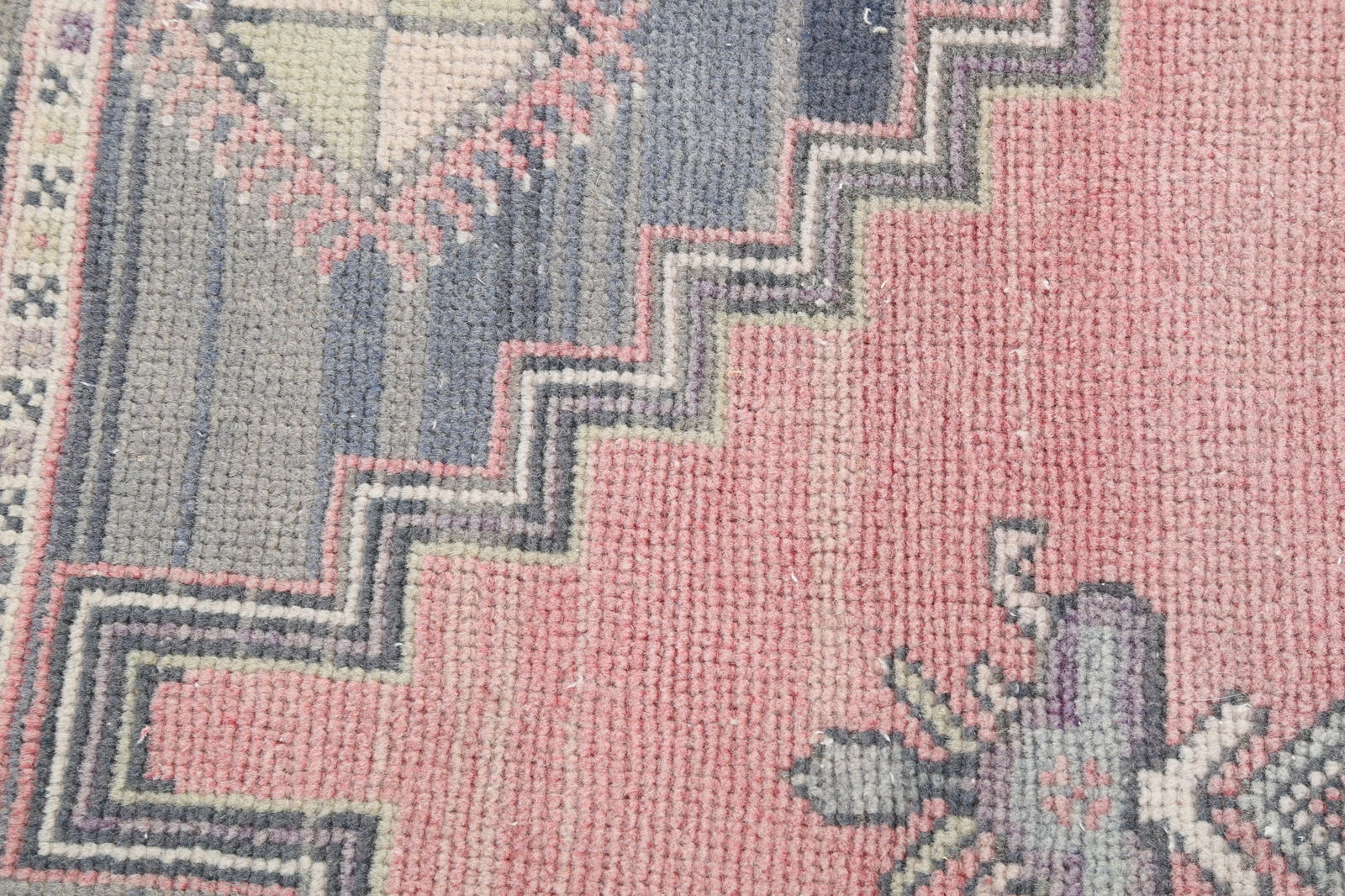 3'8'' x 7'2'' Handmade Vintage Wool Rug - 5025 - 12