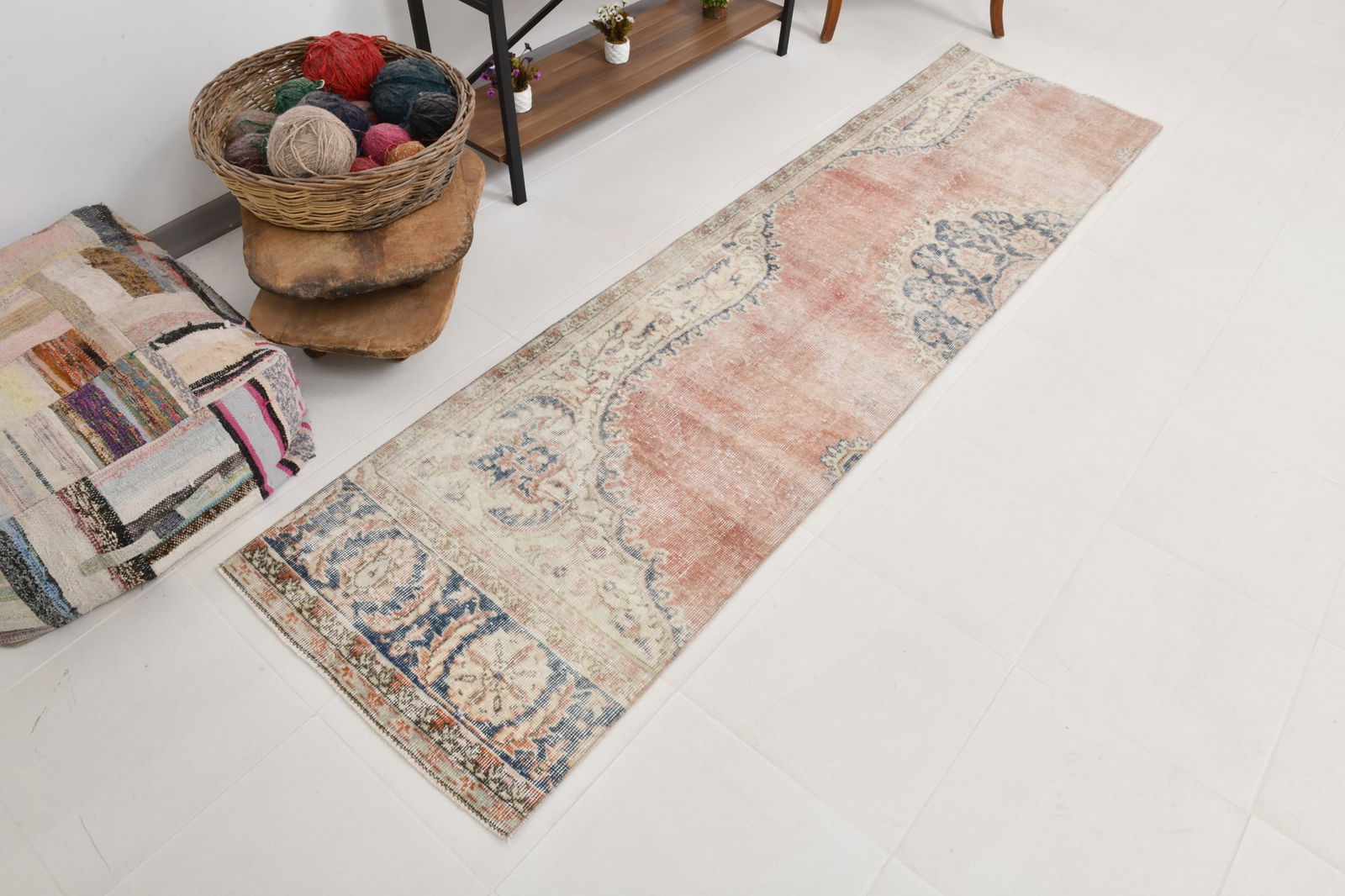 2'4'' x 8'11'' Handmade Vintage Wool Rug - 22442 - 4