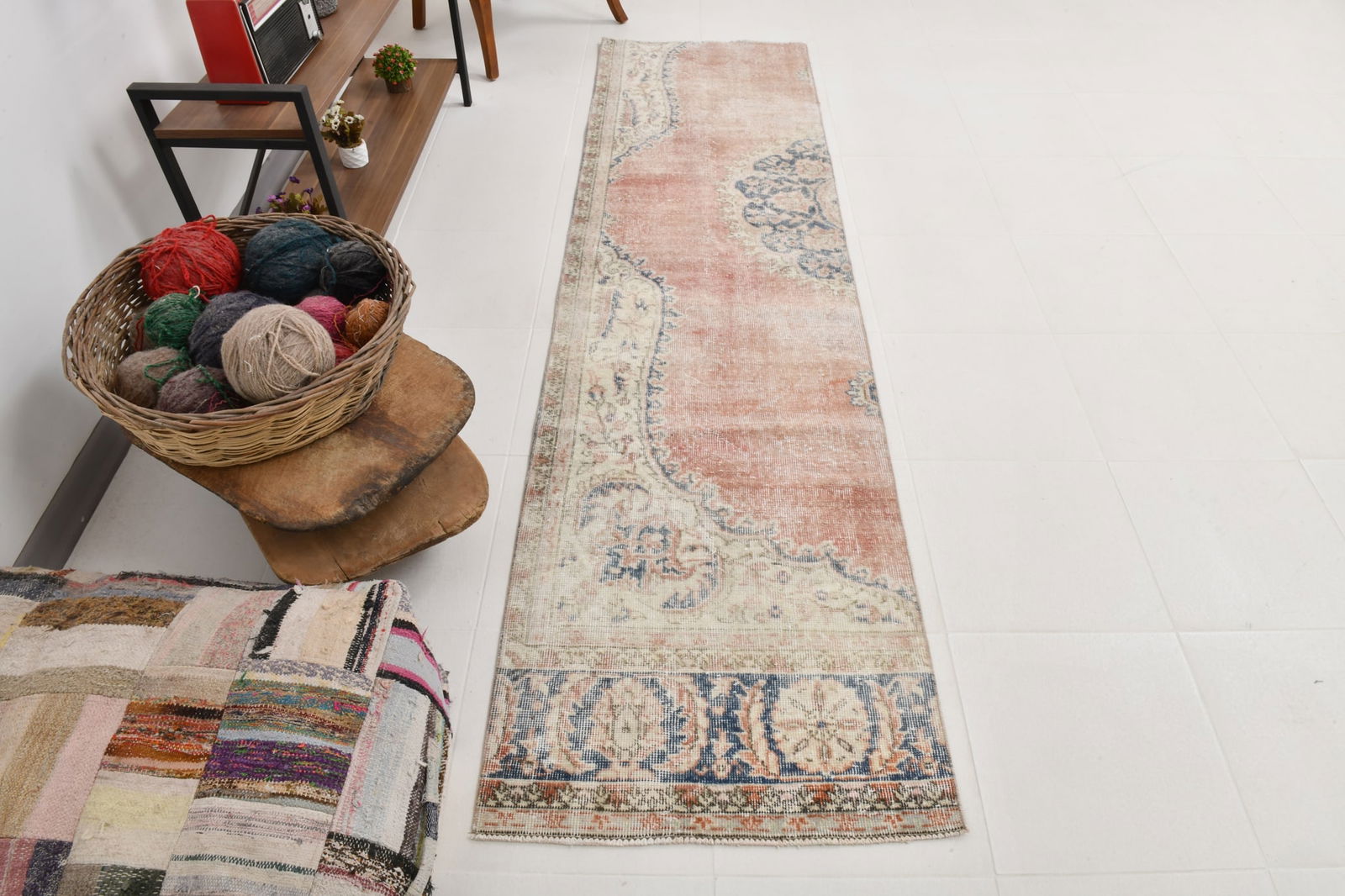 2'4'' x 8'11'' Handmade Vintage Wool Rug - 22442 - 5