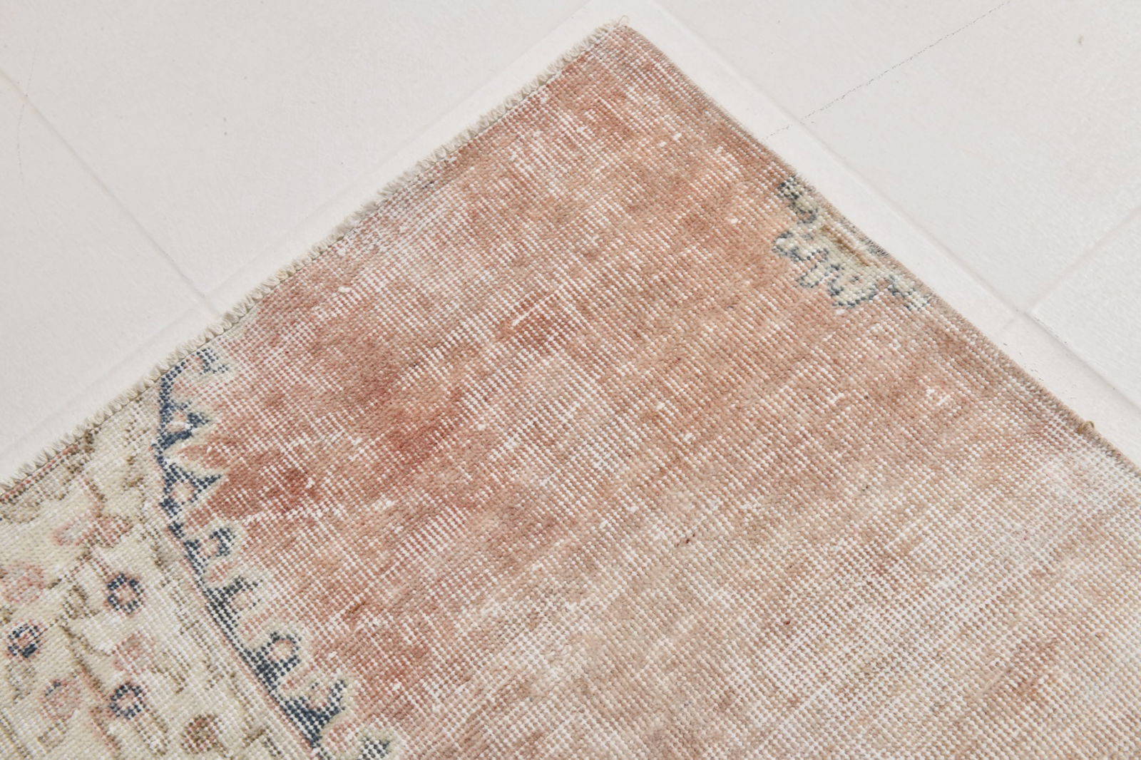 2'4'' x 8'11'' Handmade Vintage Wool Rug - 22442 - 9