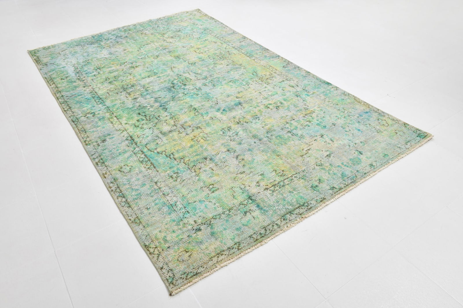 5'6'' x 9'0'' Handmade Vintage Wool Rug - 20133 - 18